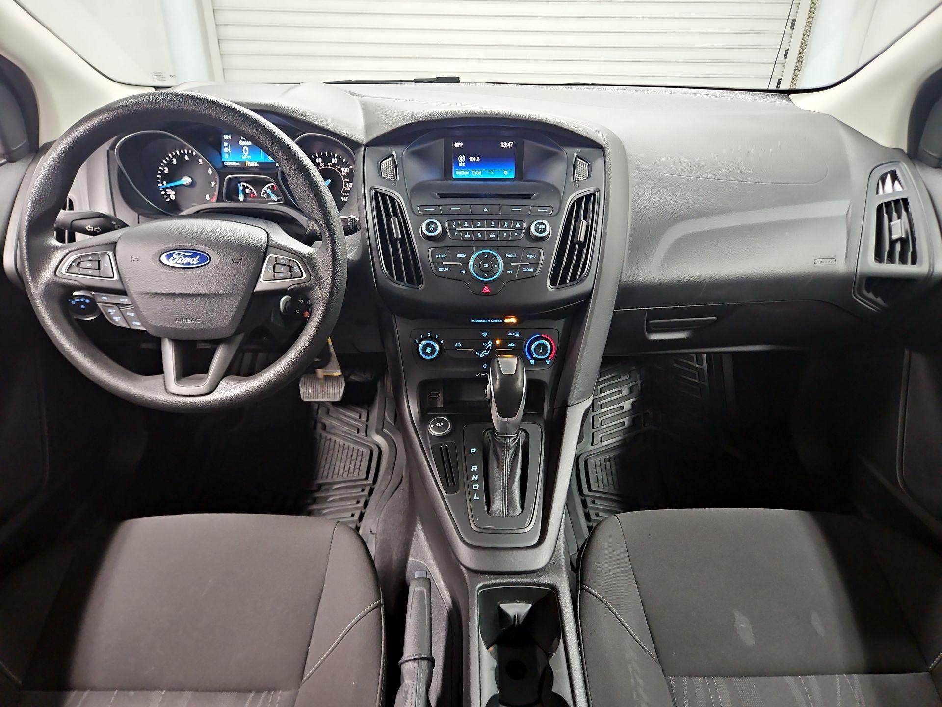 Thumbnail: 2015 Ford Focus - 9