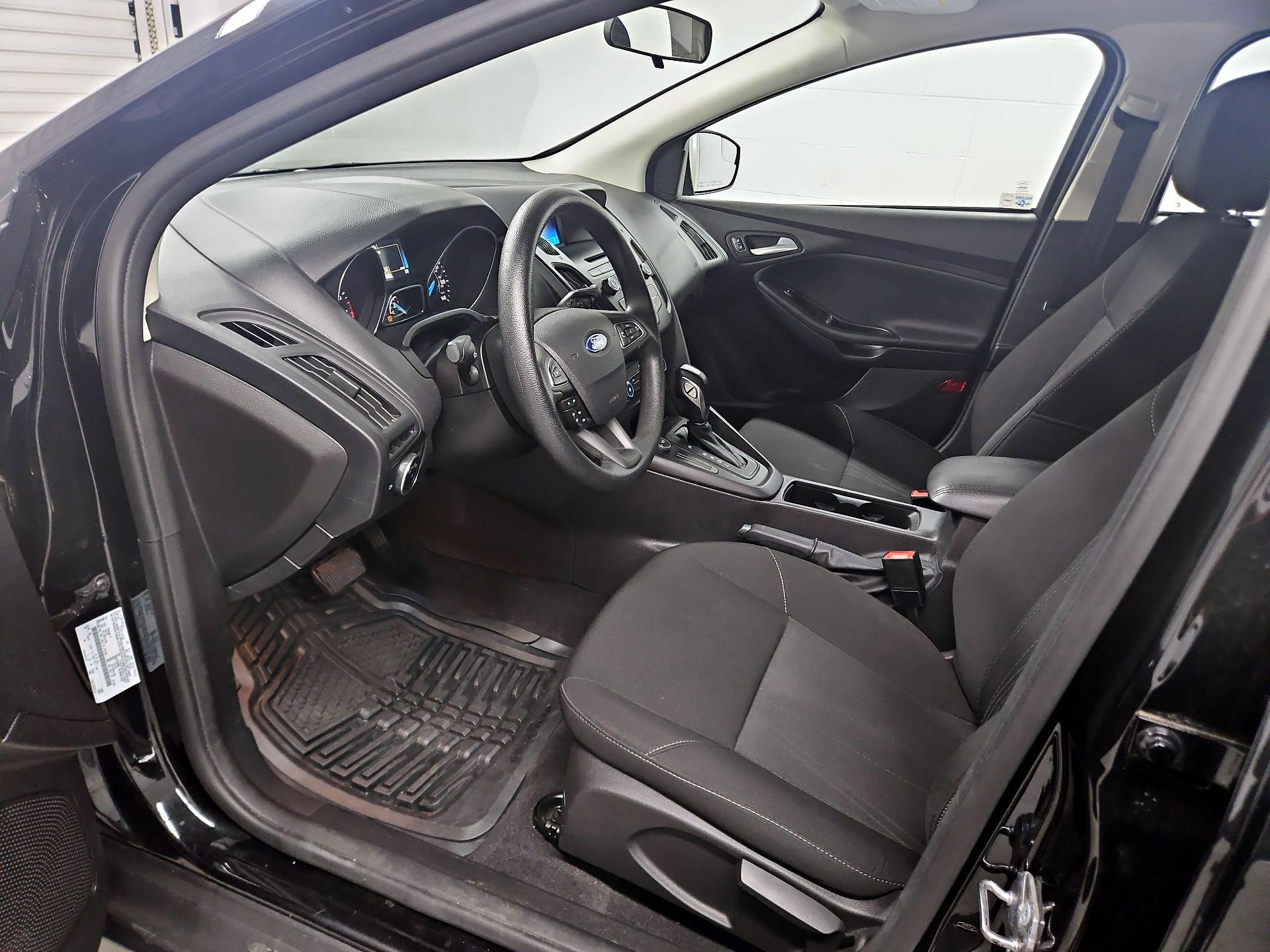 Thumbnail: 2015 Ford Focus - 11