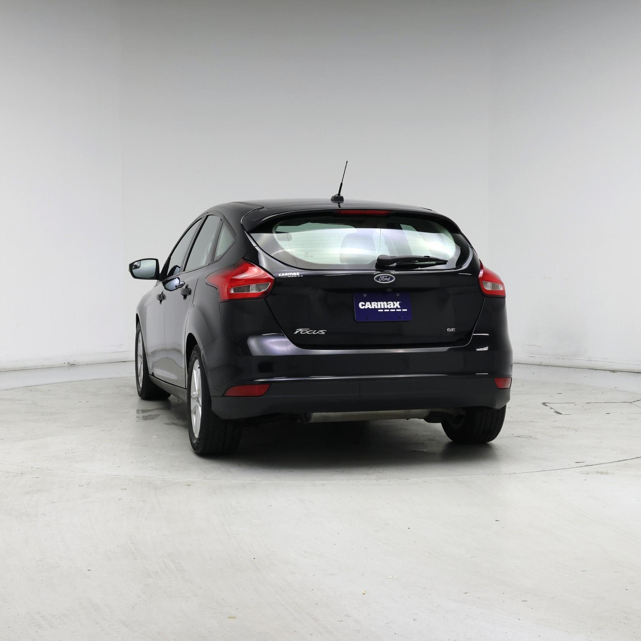 Thumbnail: 2015 Ford Focus - 6