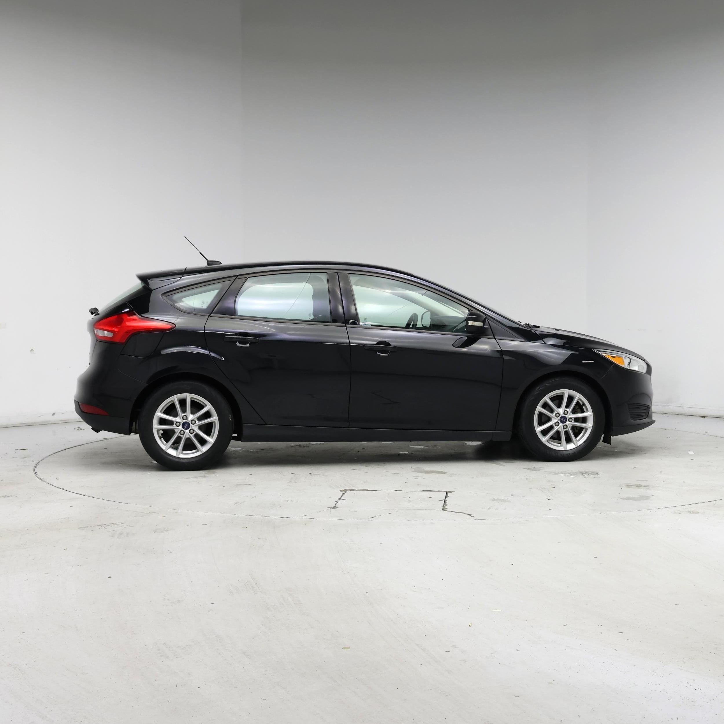 Thumbnail: 2015 Ford Focus - 7