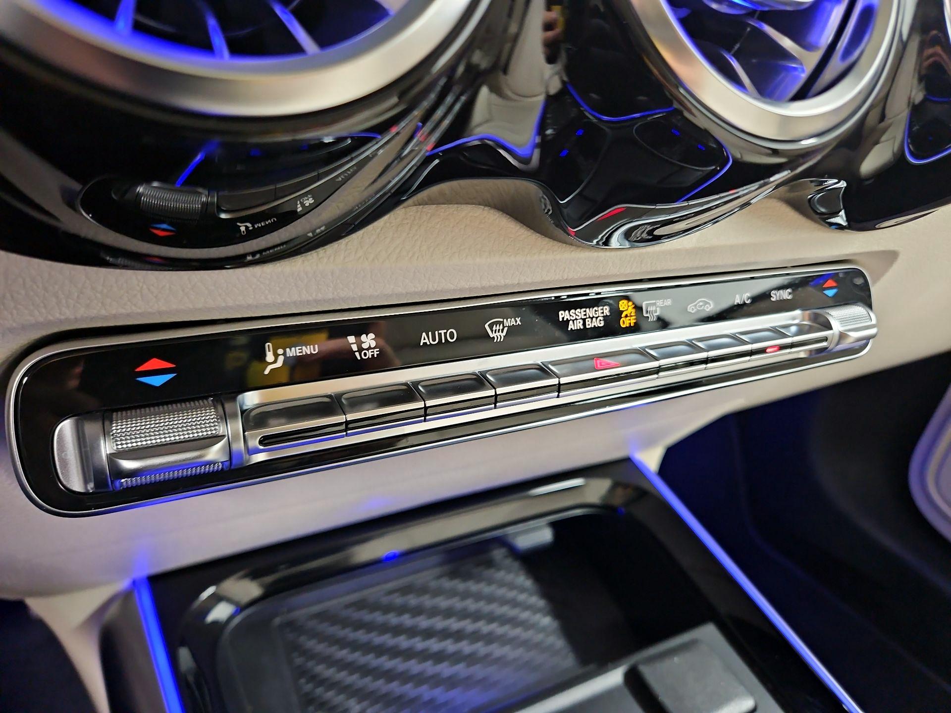 Thumbnail: 2021 Mercedes-Benz GLB - 16