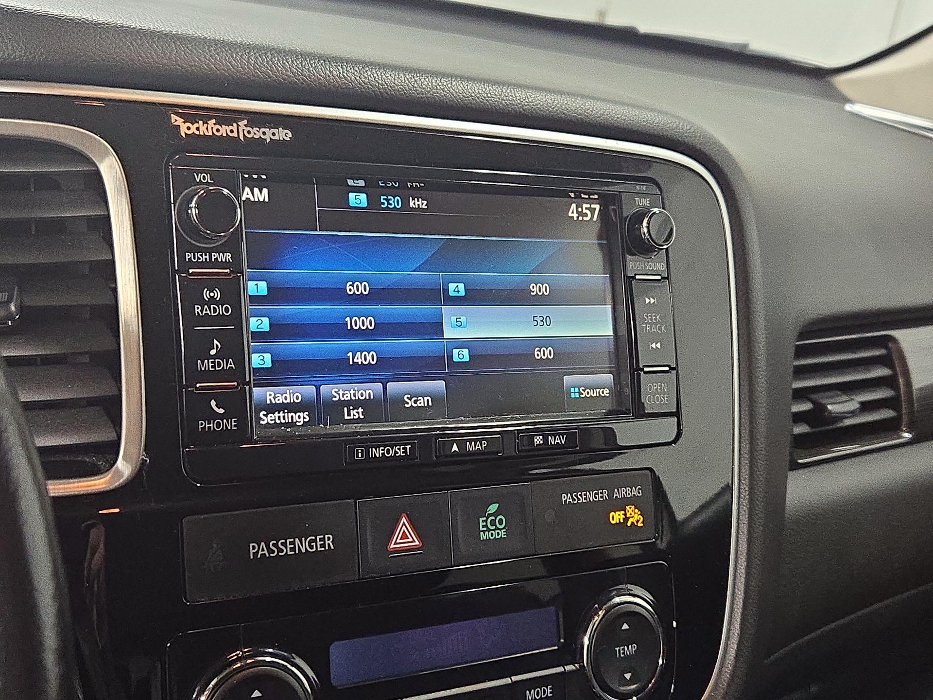 Thumbnail: 2016 Mitsubishi Outlander - 15