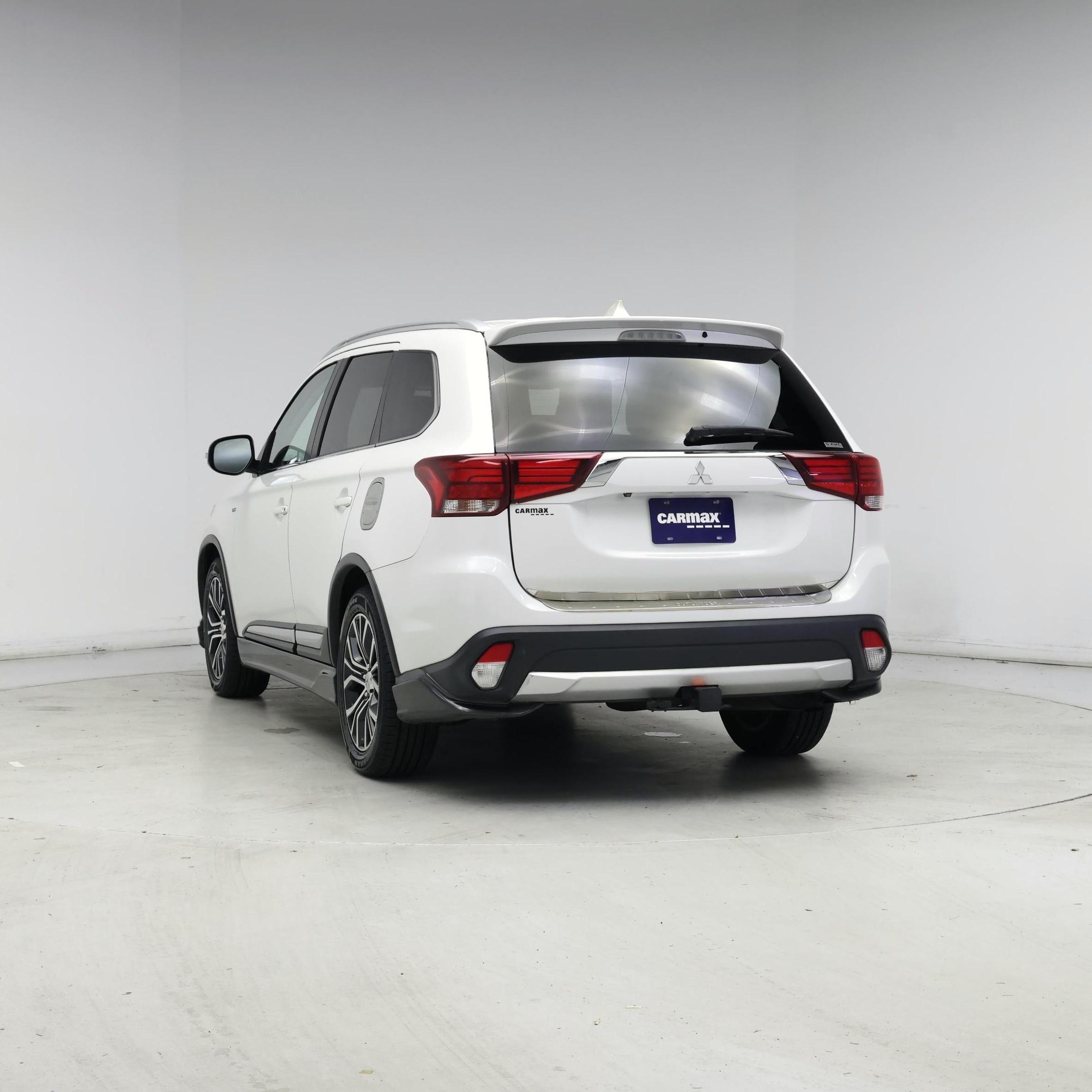 Thumbnail: 2016 Mitsubishi Outlander - 6