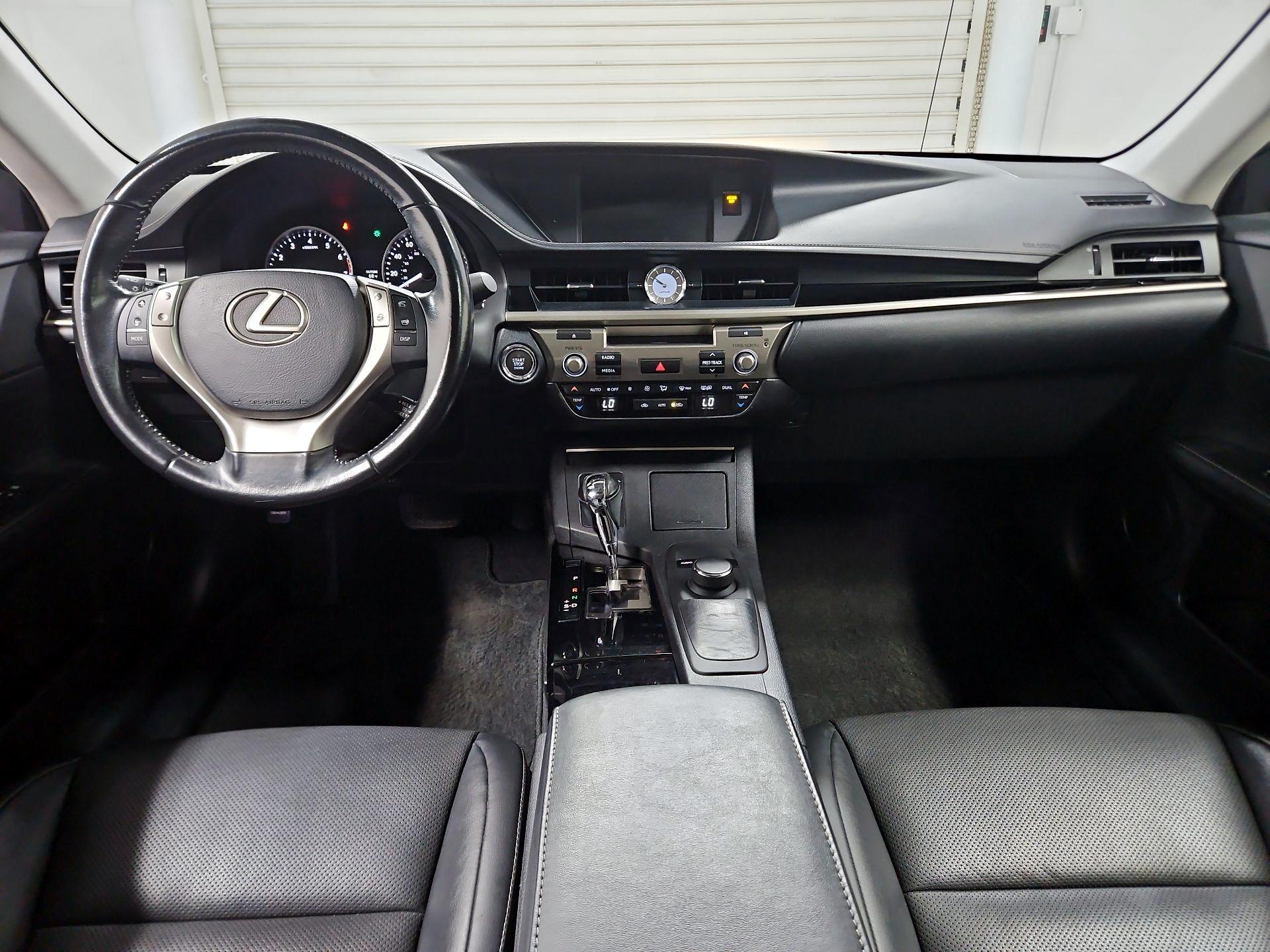 Thumbnail: 2015 Lexus ES - 9