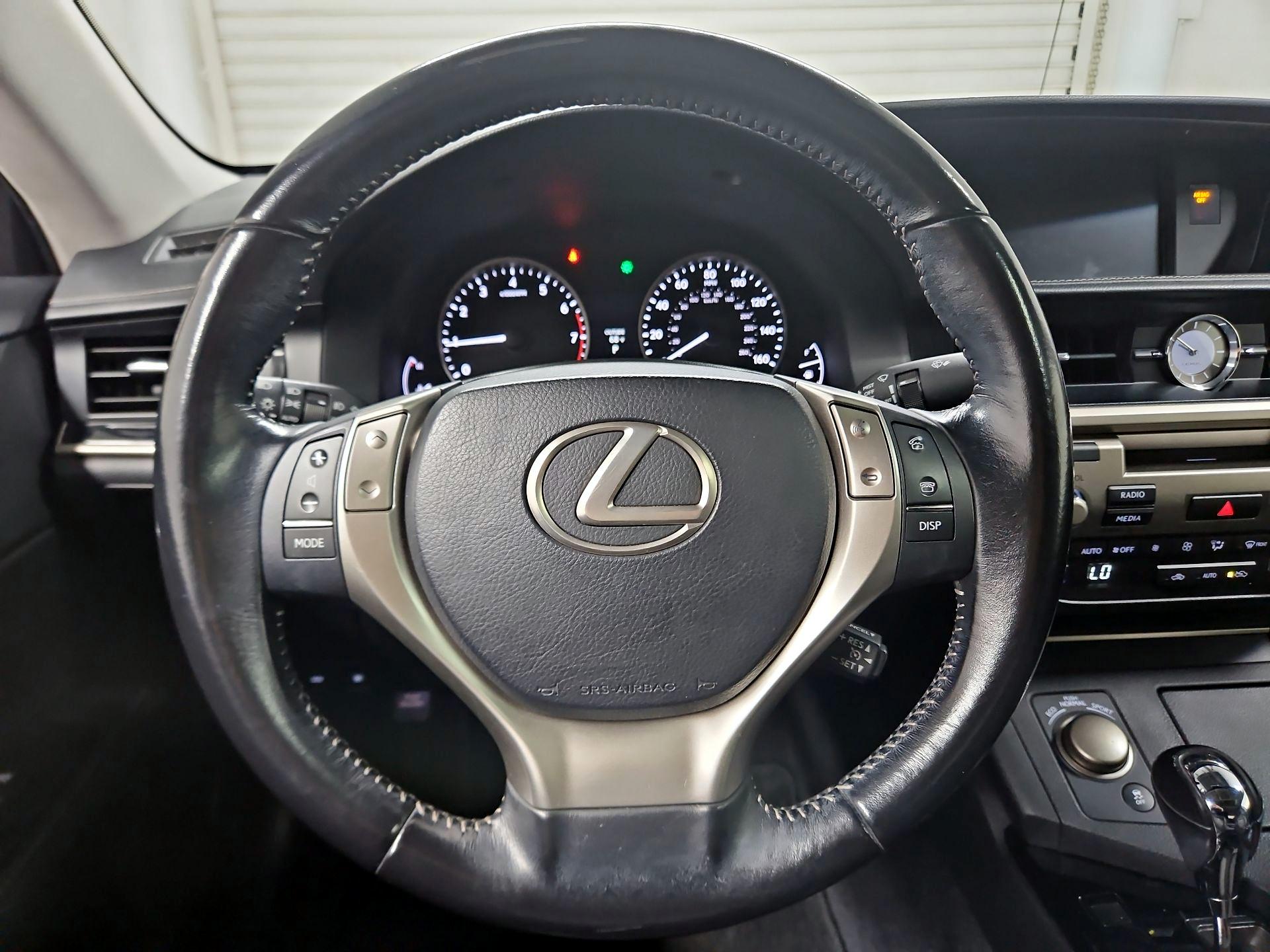 Thumbnail: 2015 Lexus ES - 10