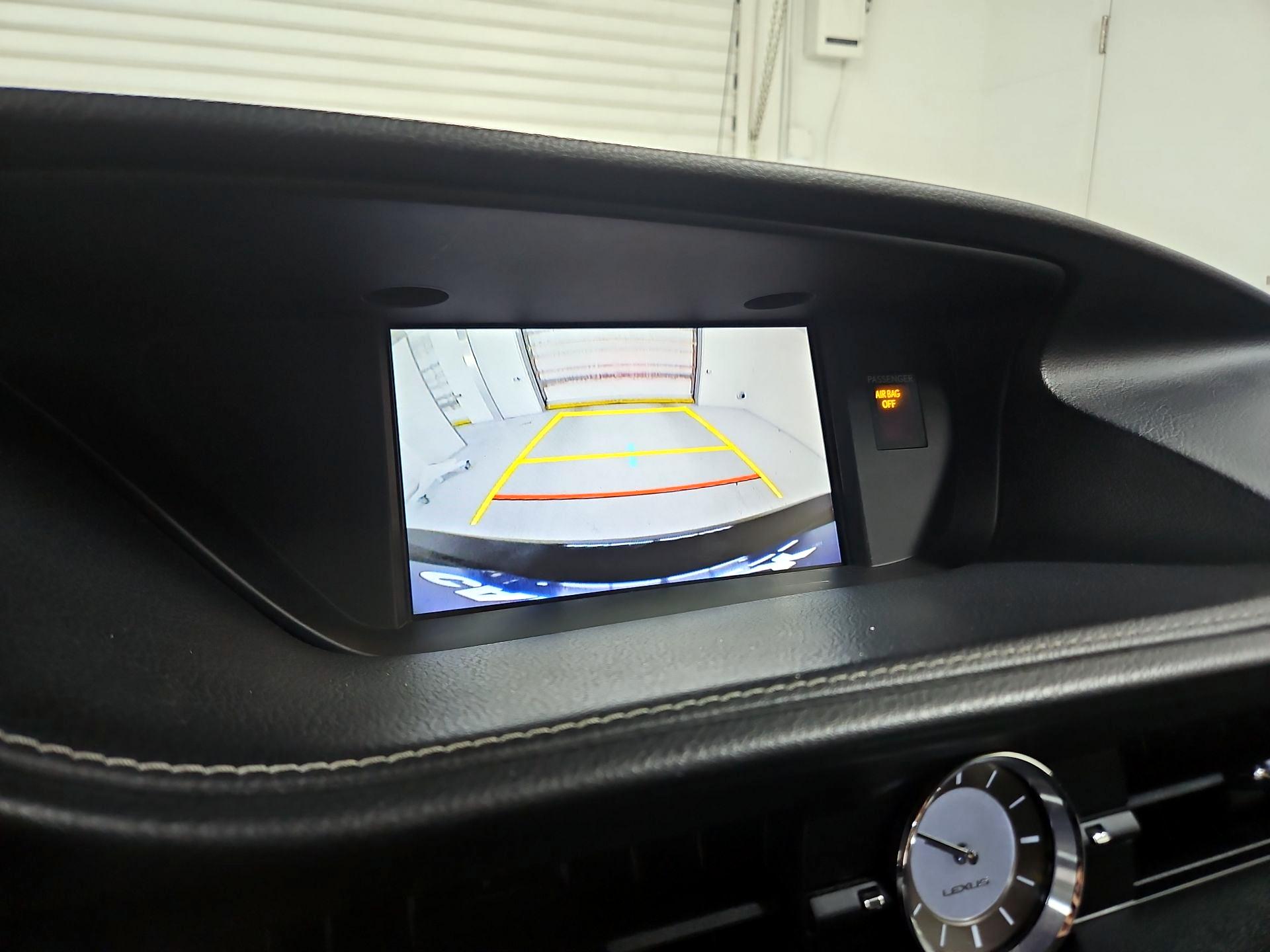 Thumbnail: 2015 Lexus ES - 14