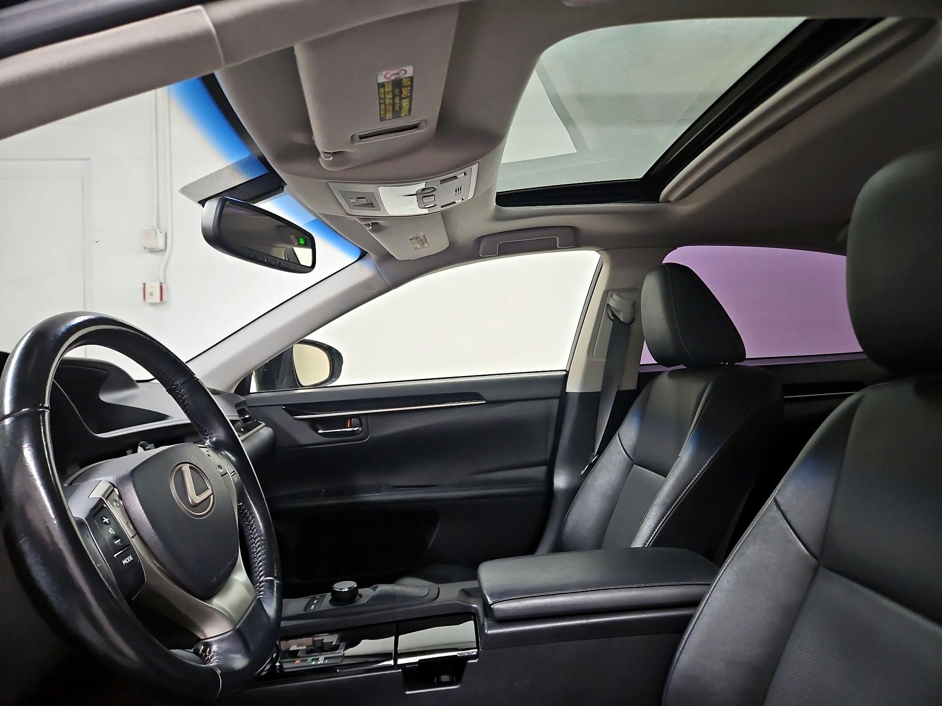 Thumbnail: 2015 Lexus ES - 19