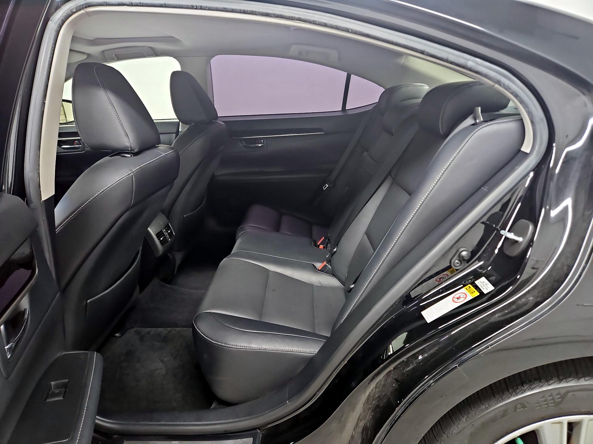 Thumbnail: 2015 Lexus ES - 20