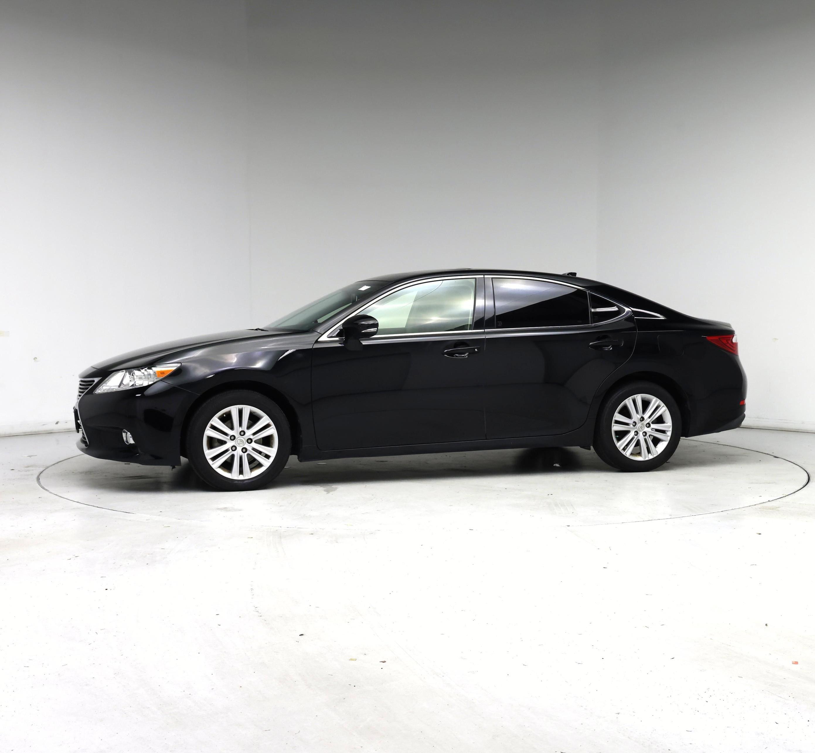 Thumbnail: 2015 Lexus ES - 3