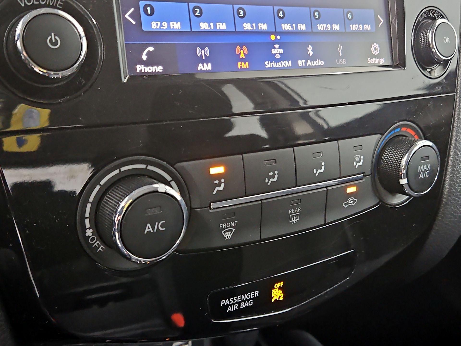 Thumbnail: 2019 Nissan Rogue Sport - 16