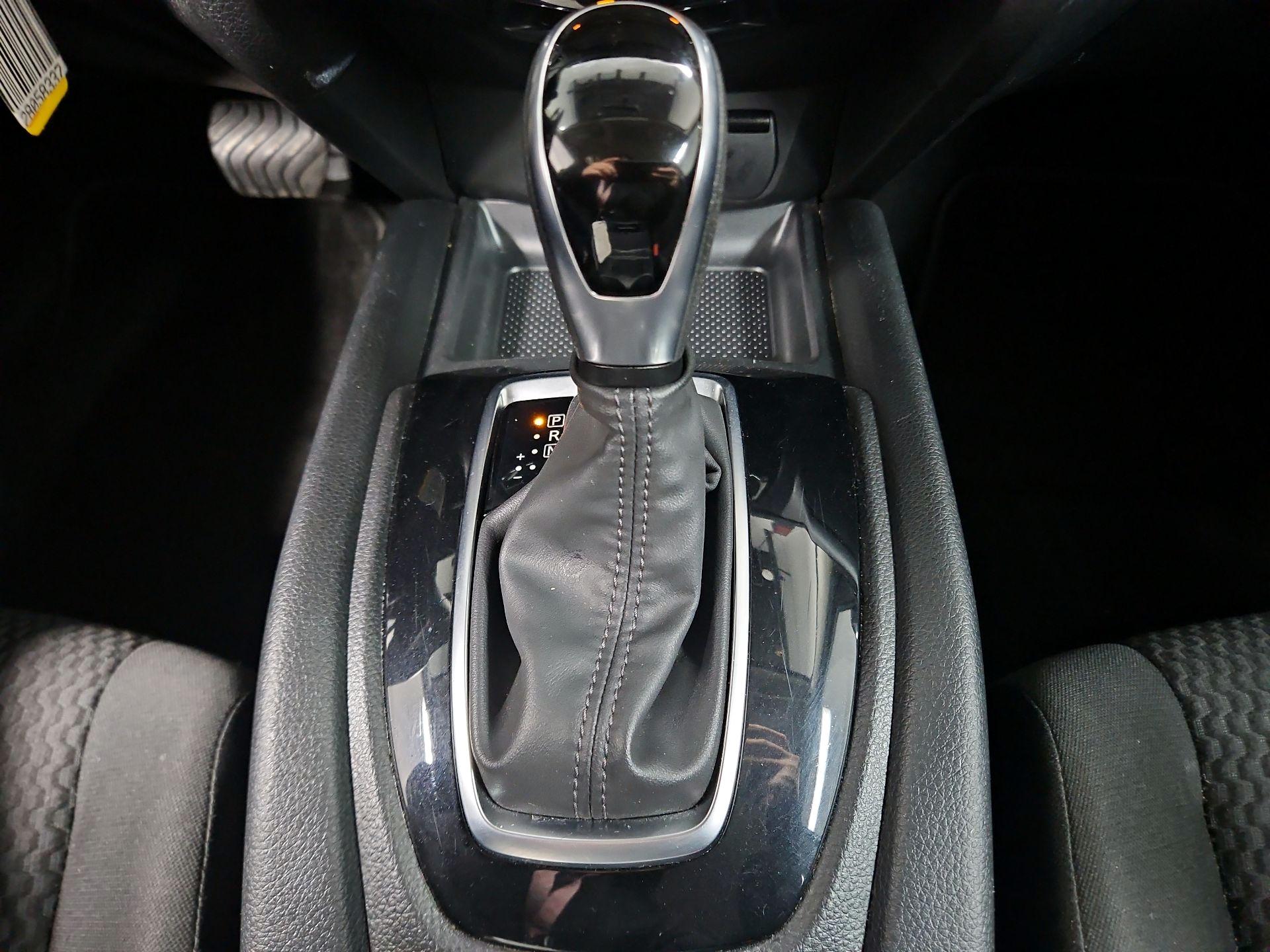 Thumbnail: 2019 Nissan Rogue Sport - 17