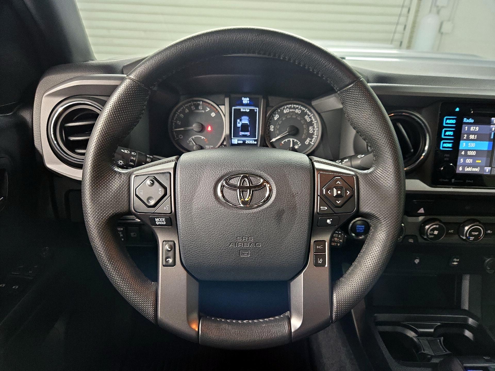 Thumbnail: 2019 Toyota Tacoma - 10