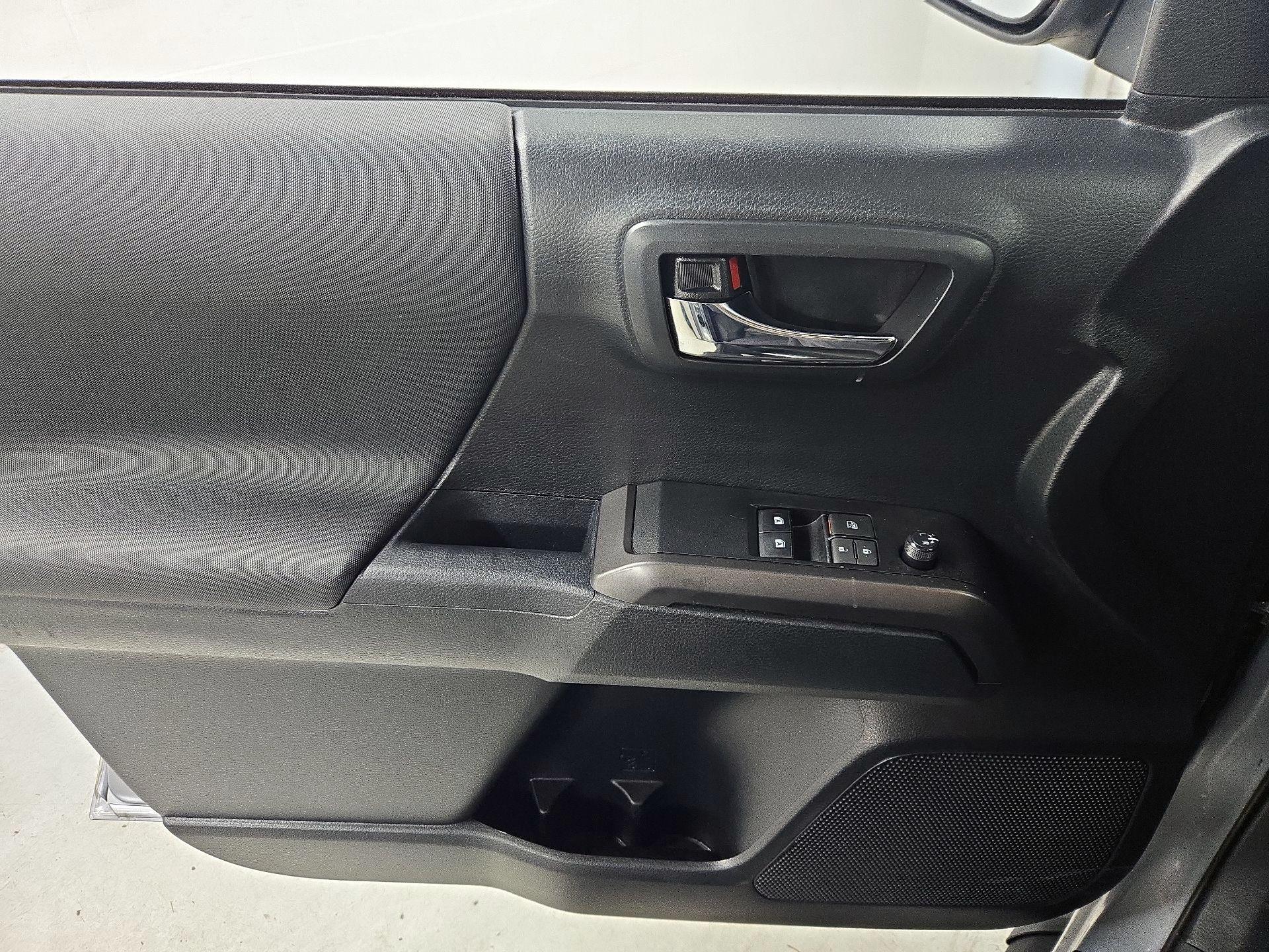 Thumbnail: 2019 Toyota Tacoma - 12