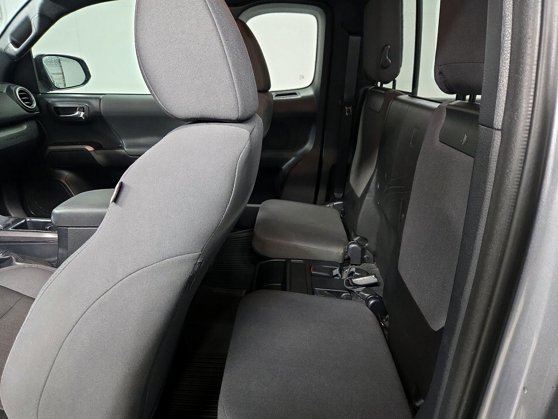 Thumbnail: 2019 Toyota Tacoma - 19