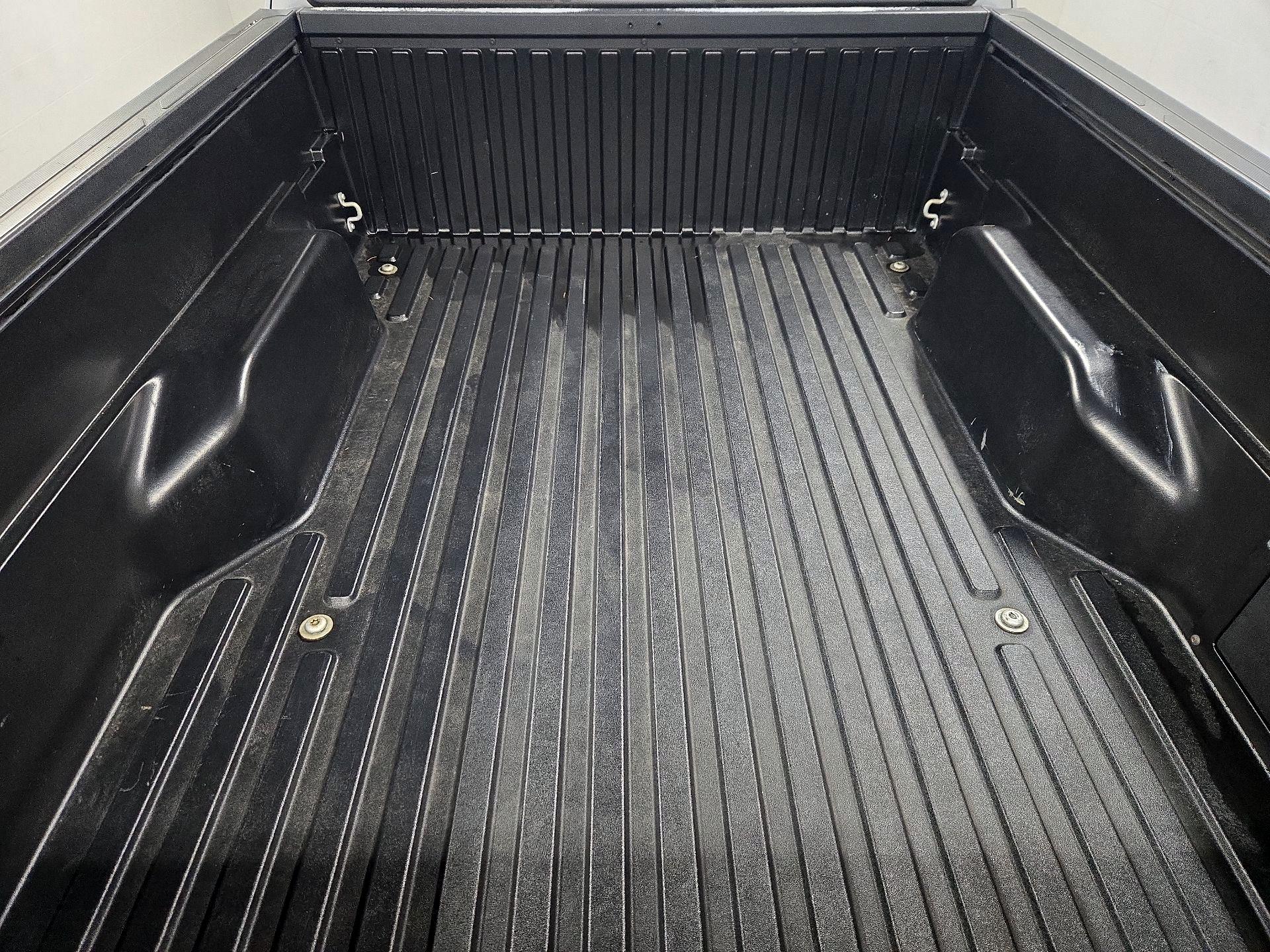 Thumbnail: 2019 Toyota Tacoma - 20