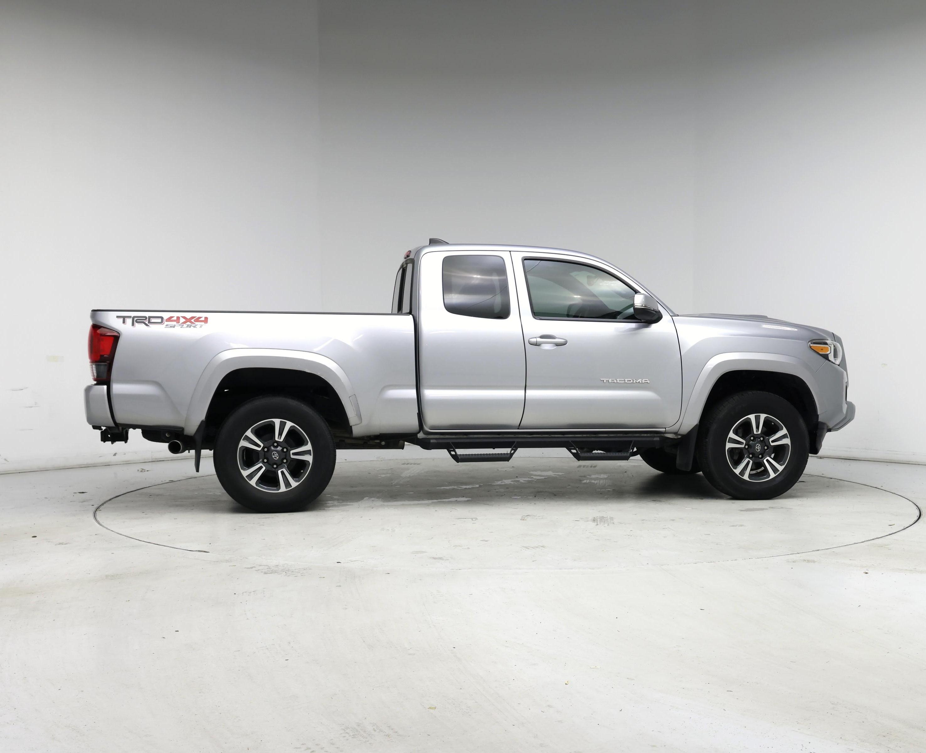 Thumbnail: 2019 Toyota Tacoma - 7