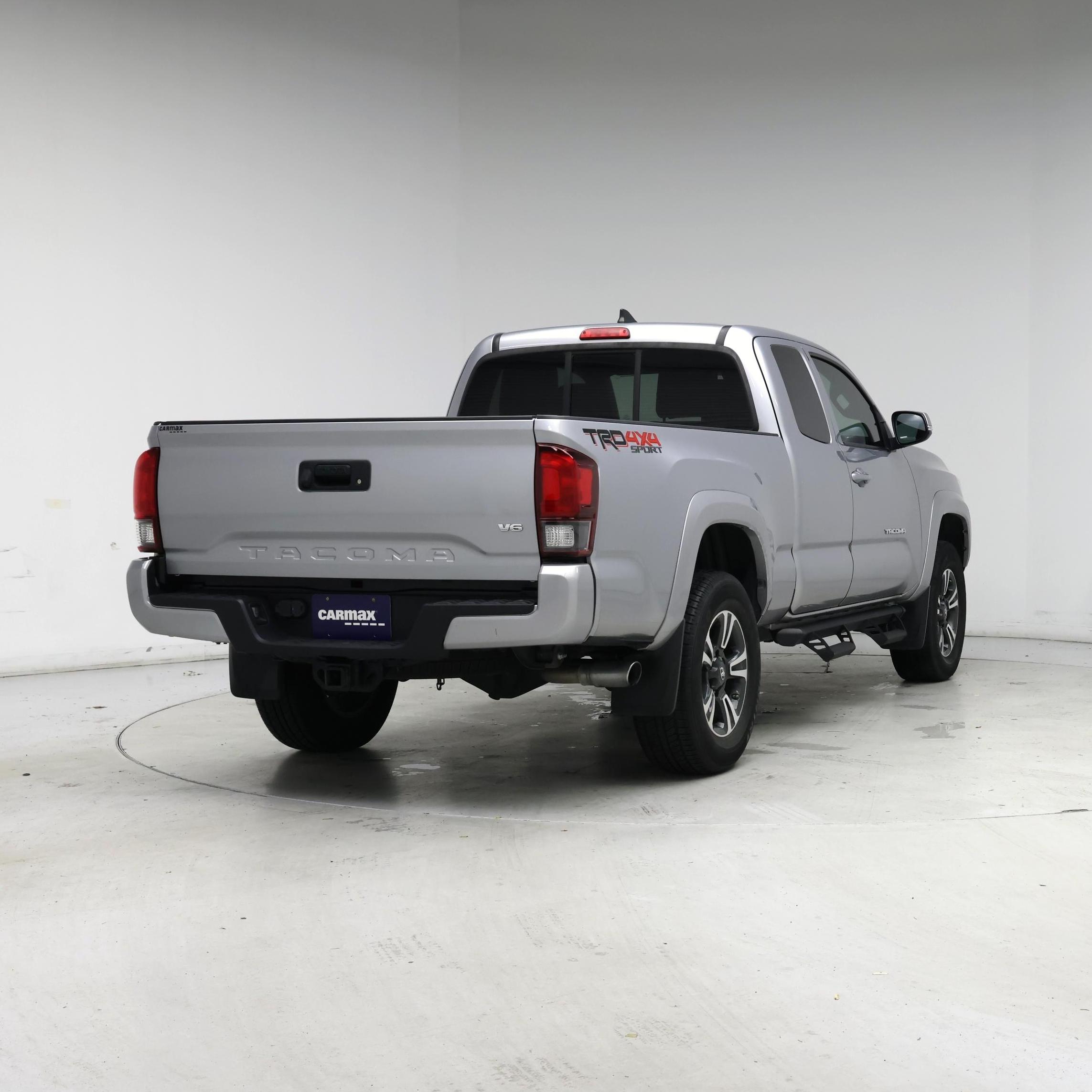 Thumbnail: 2019 Toyota Tacoma - 8