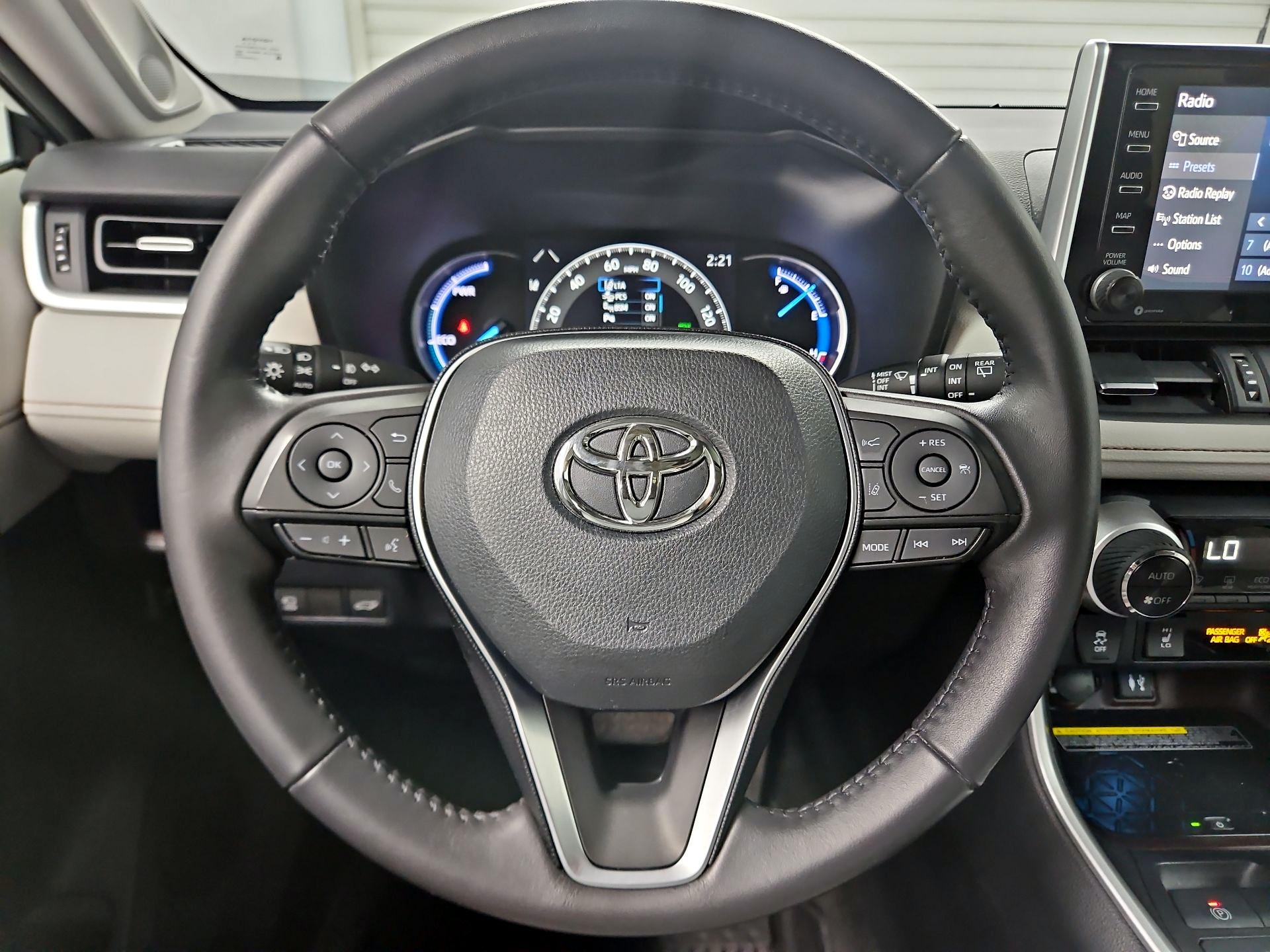 Thumbnail: 2019 Toyota RAV4 - 10