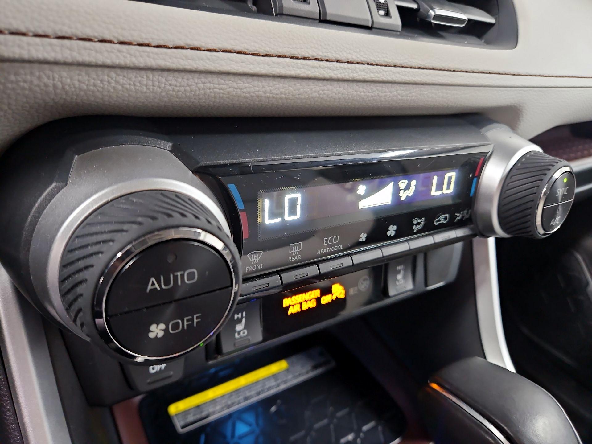 Thumbnail: 2019 Toyota RAV4 - 17