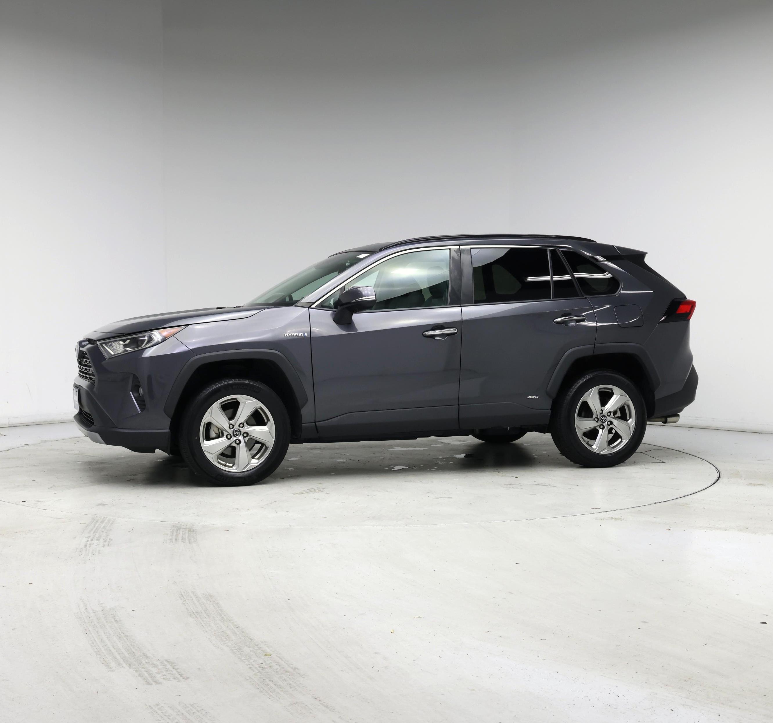 Thumbnail: 2019 Toyota RAV4 - 3