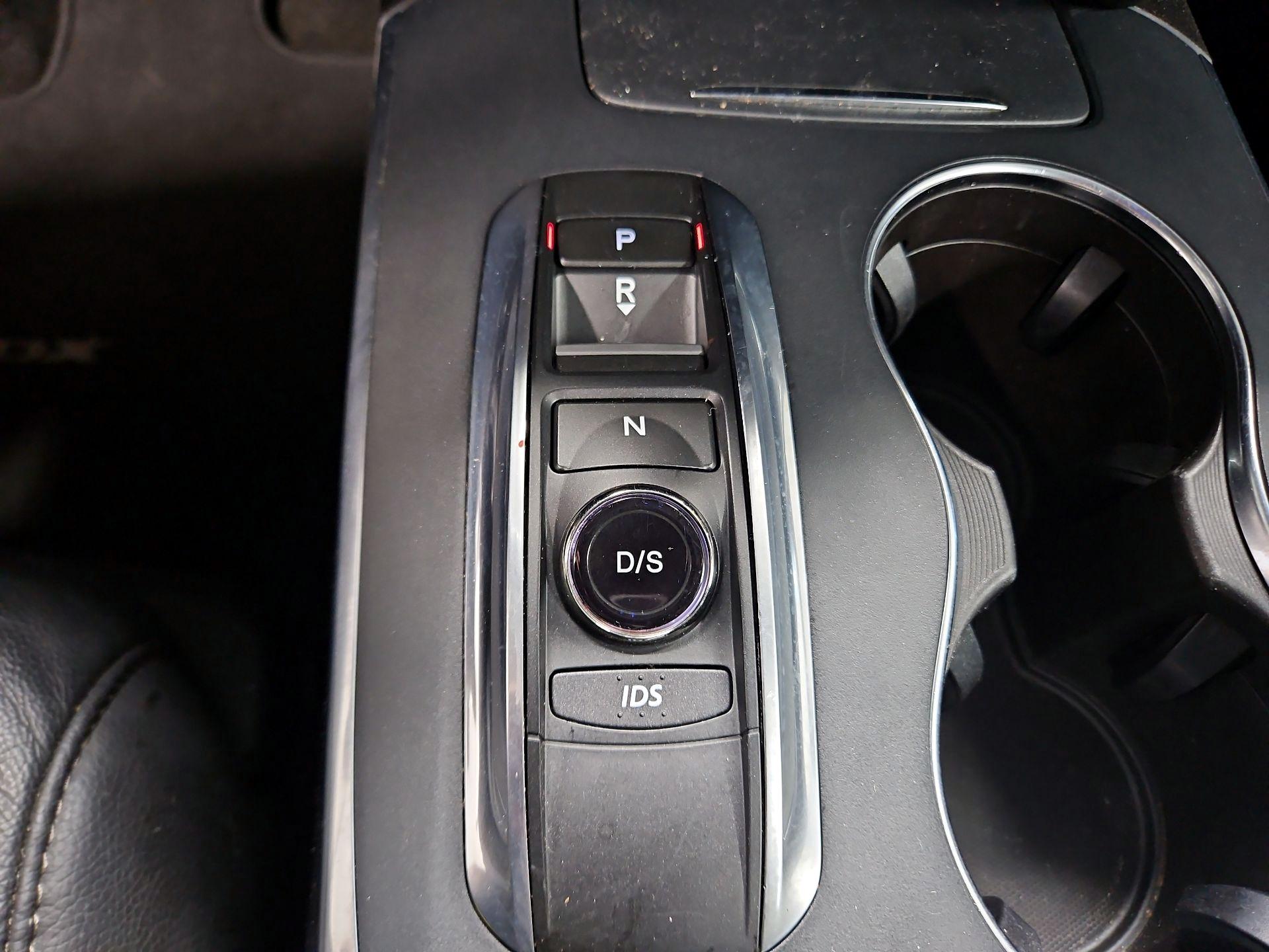 Thumbnail: 2016 Acura MDX - 17