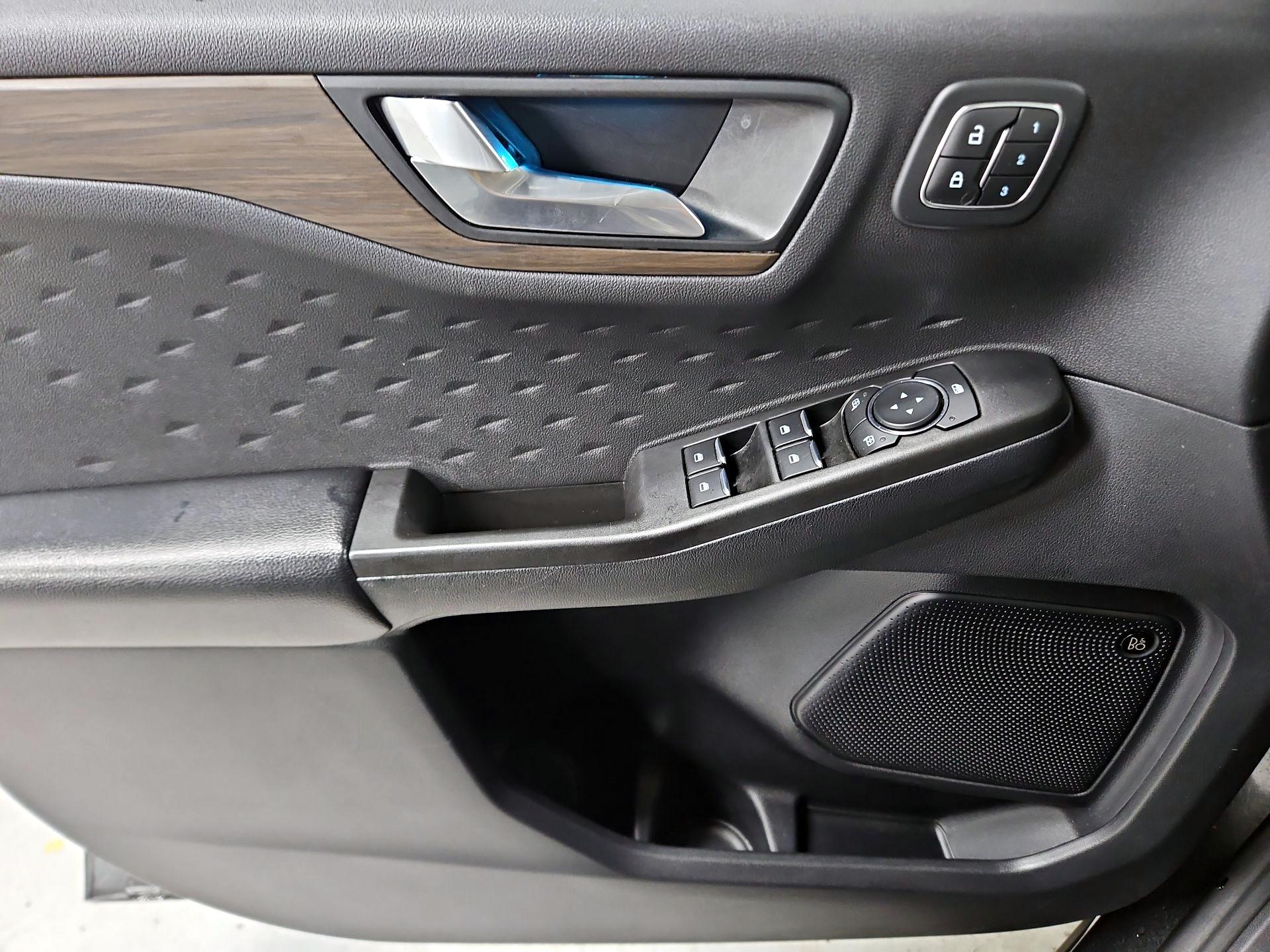 Thumbnail: 2020 Ford Escape - 12