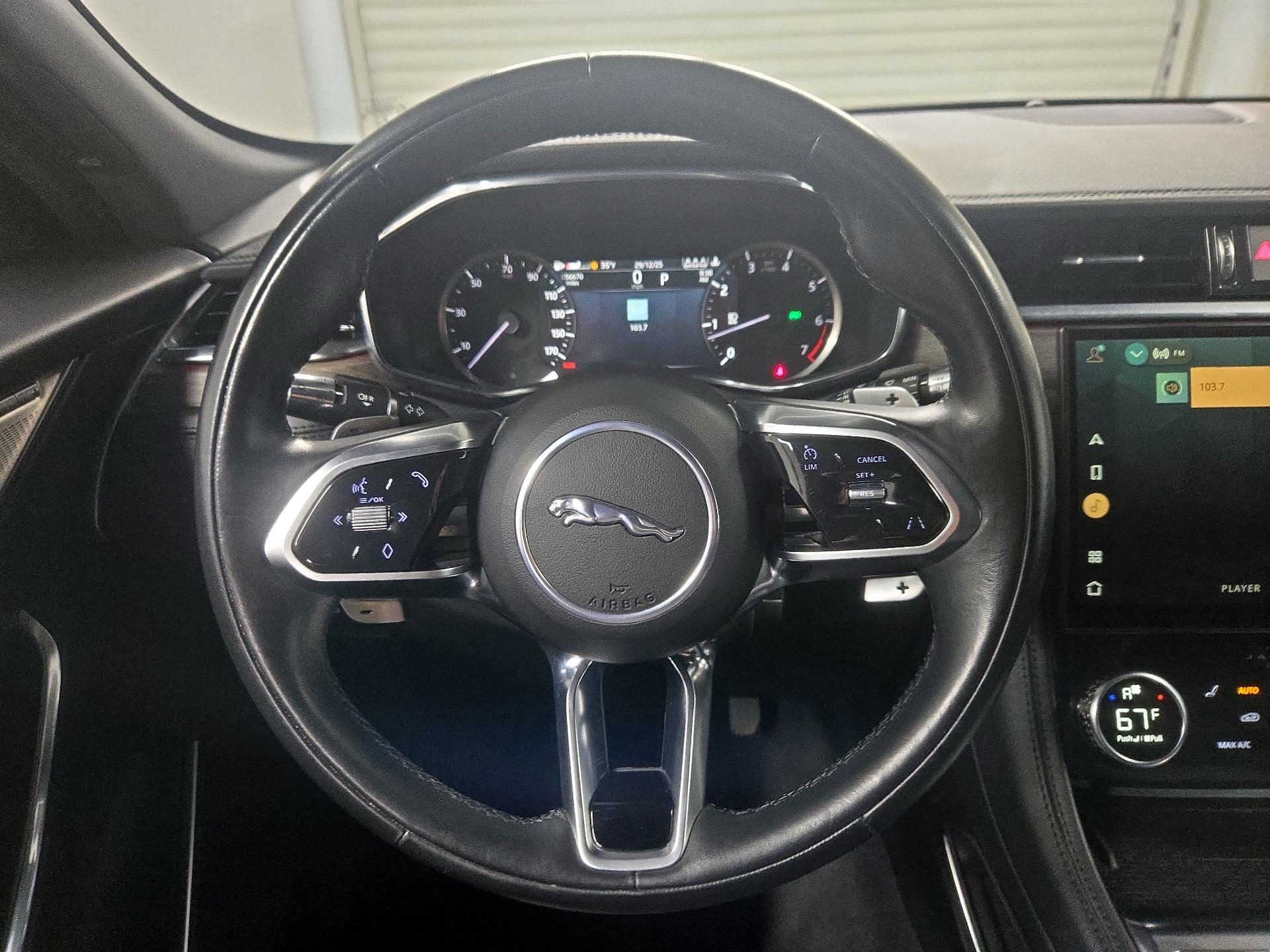 Thumbnail: 2021 Jaguar F-Pace - 10