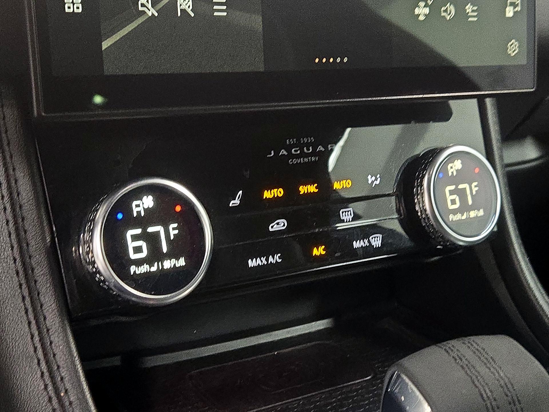 Thumbnail: 2021 Jaguar F-Pace - 17