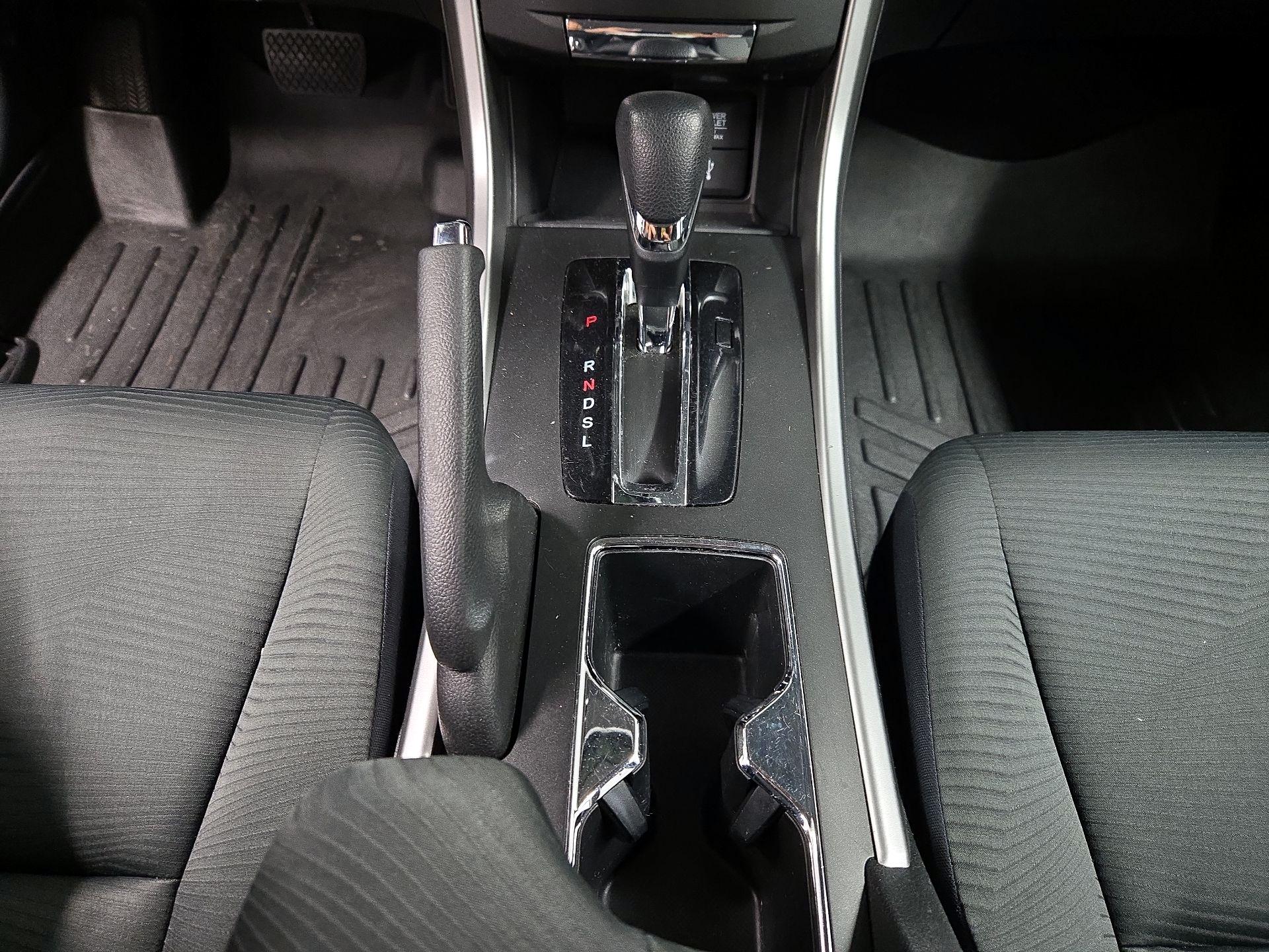 Thumbnail: 2015 Honda Accord - 17