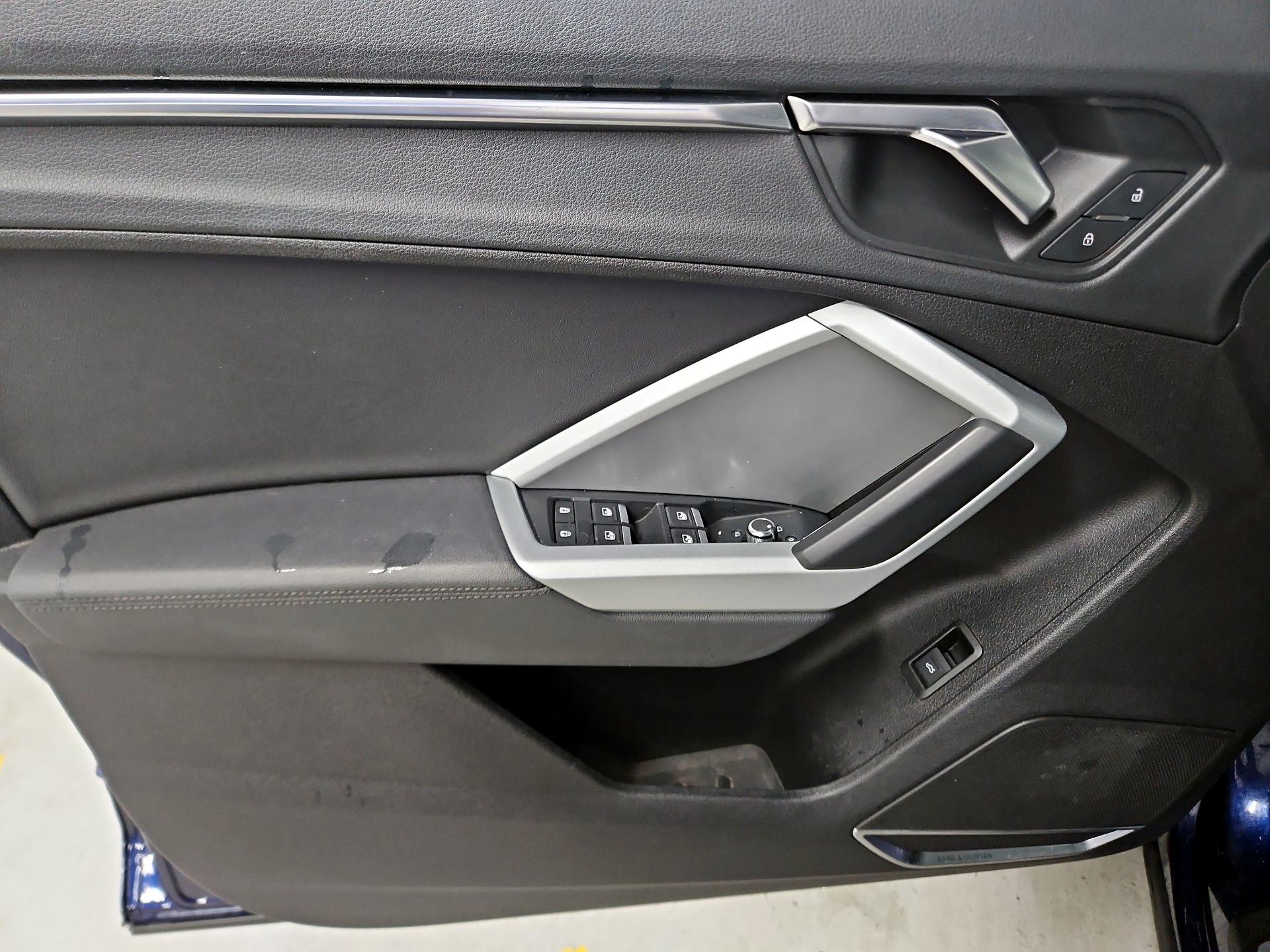 Thumbnail: 2021 Audi Q3 - 12