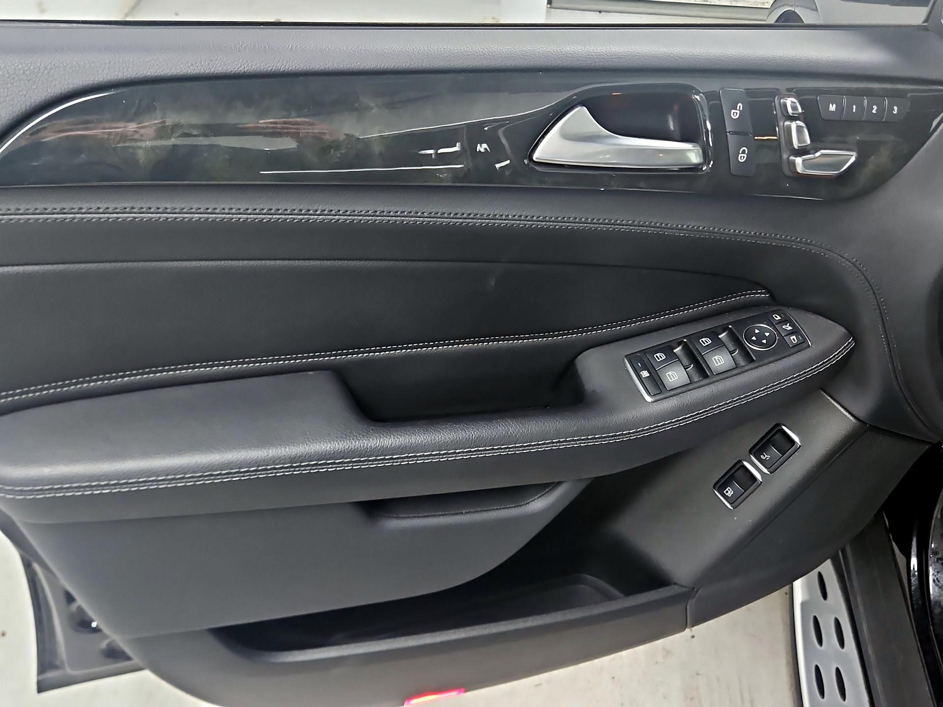 Thumbnail: 2018 Mercedes-Benz GLE - 12