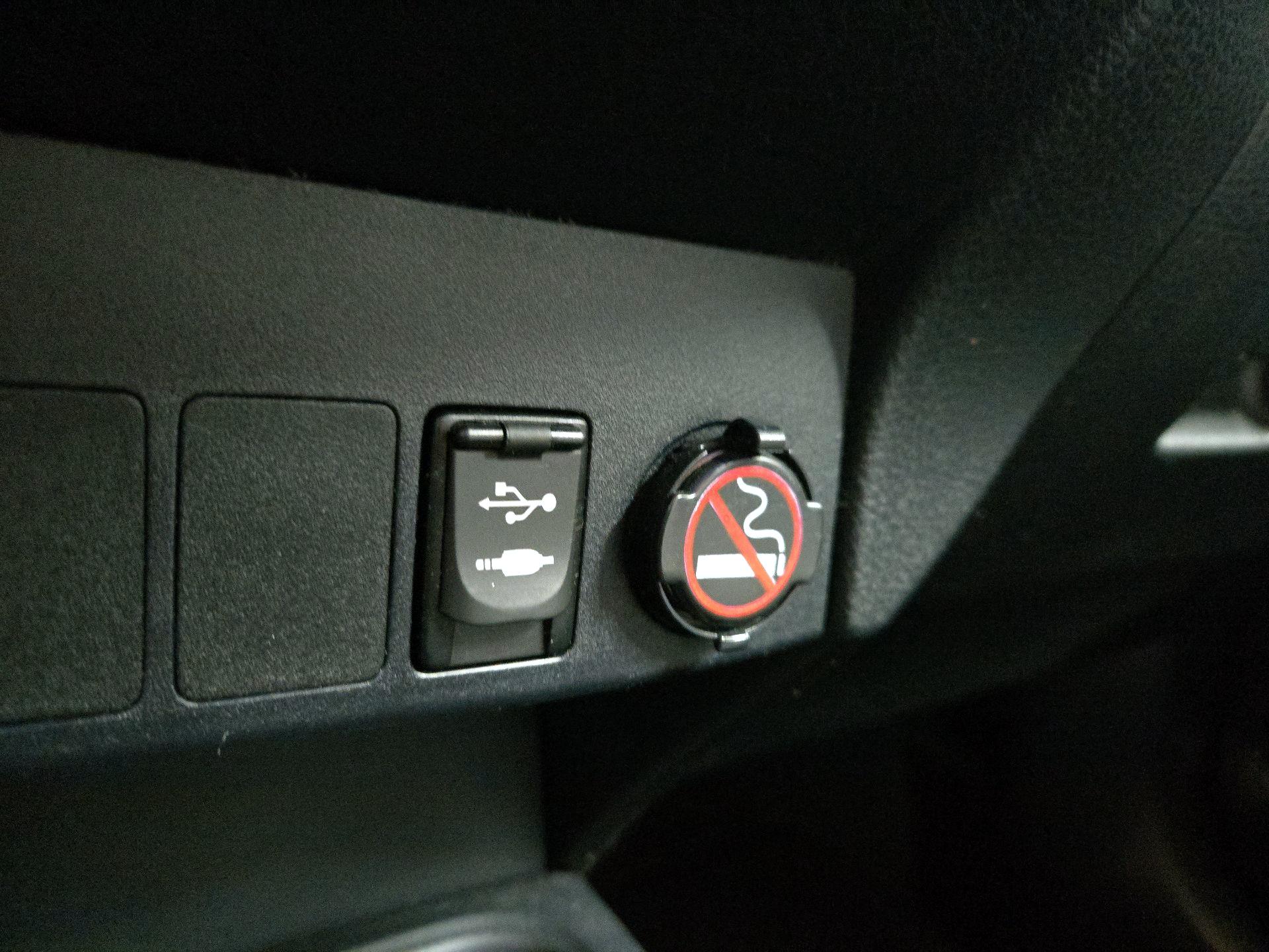 Thumbnail: 2016 Toyota RAV4 - 18