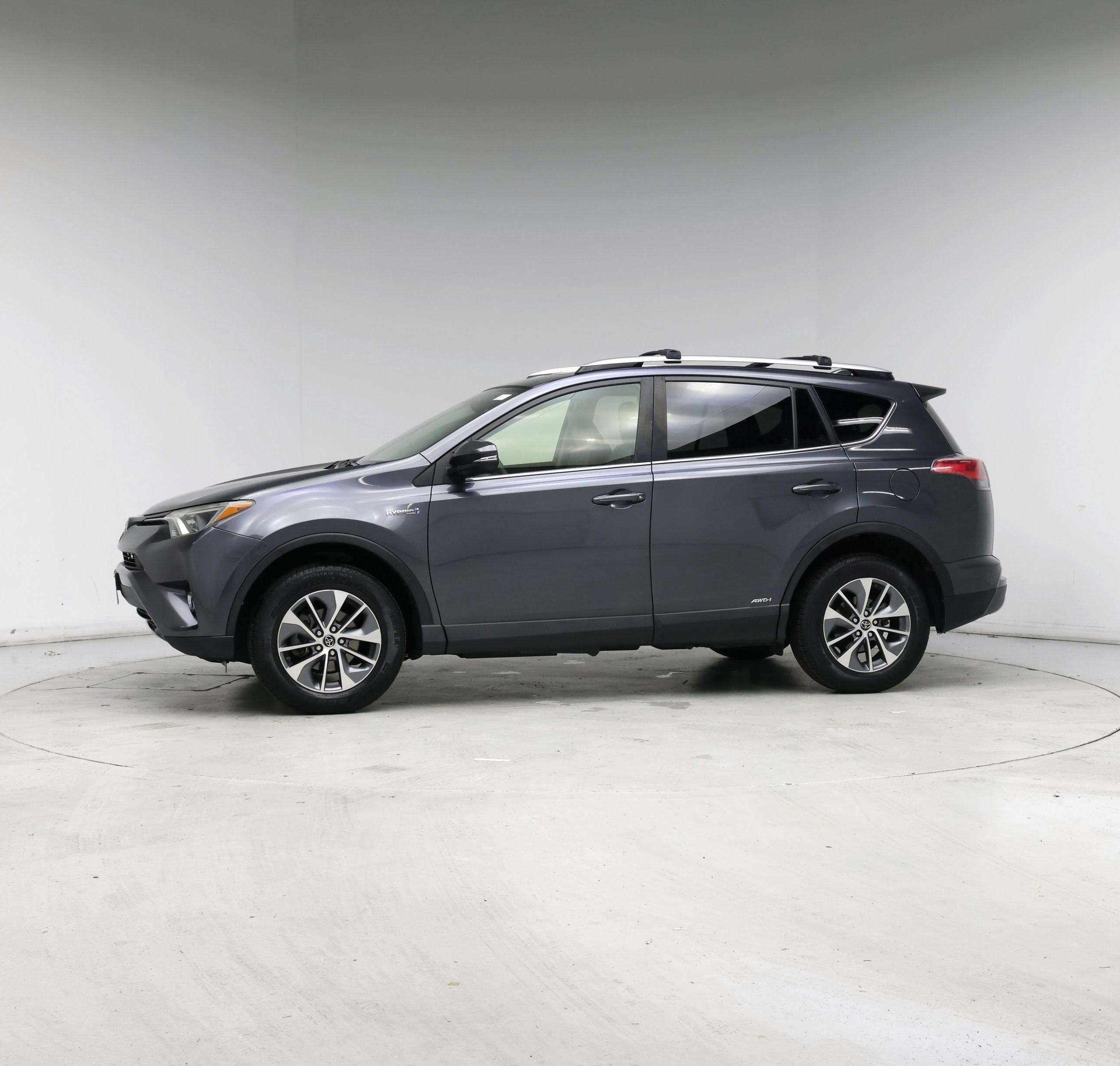 Thumbnail: 2016 Toyota RAV4 - 3