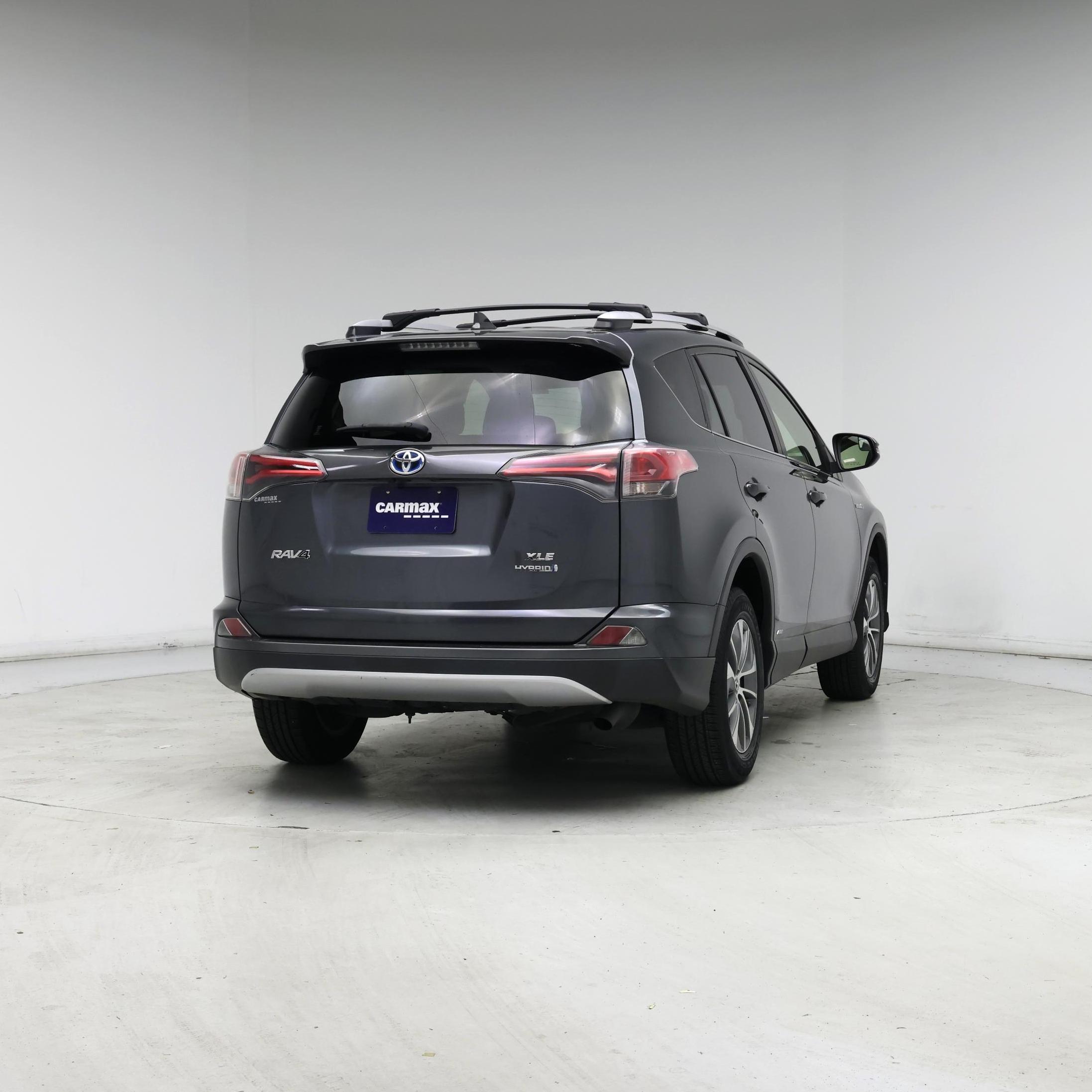 Thumbnail: 2016 Toyota RAV4 - 8