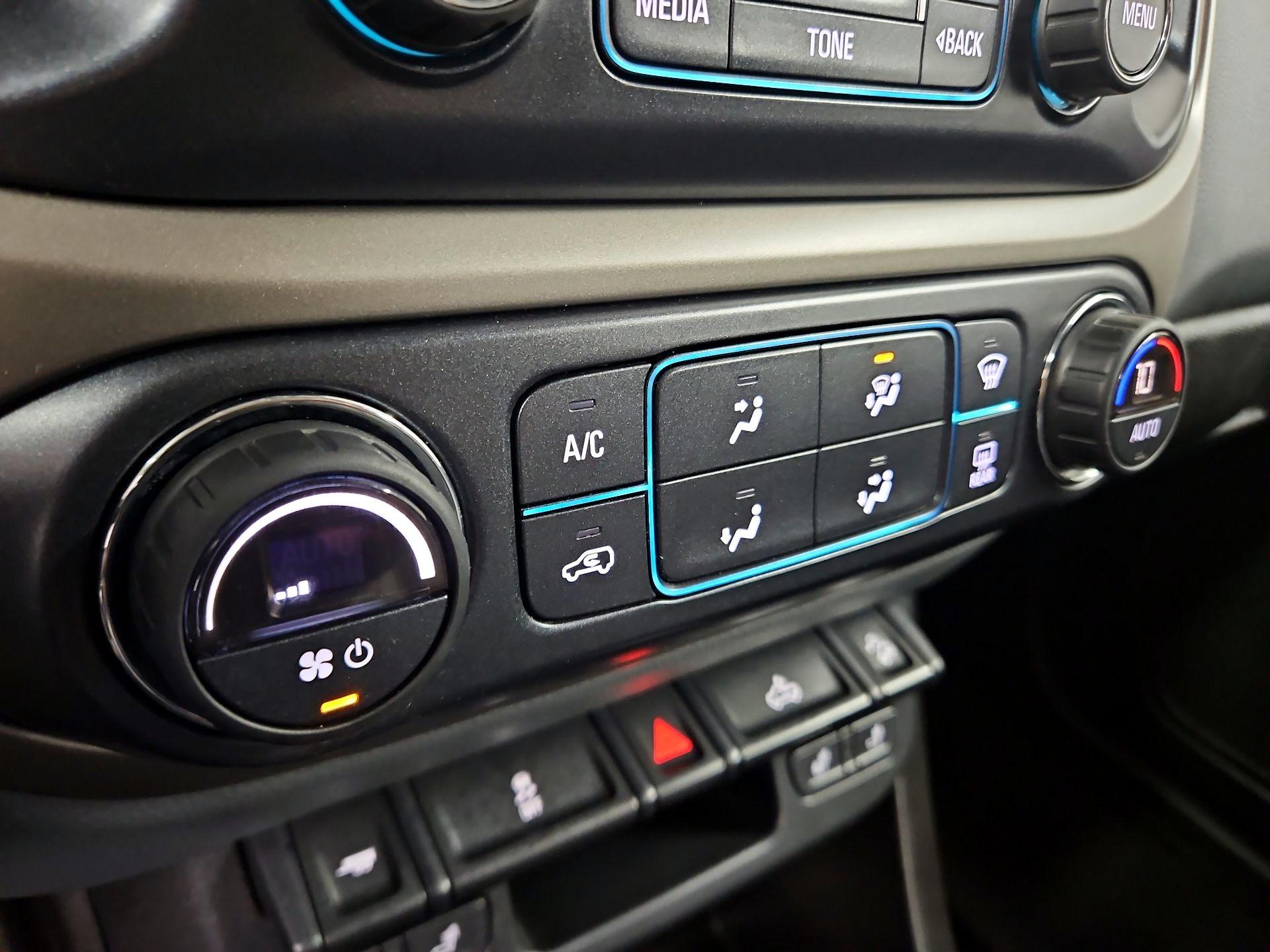 Thumbnail: 2017 Chevrolet Colorado - 16