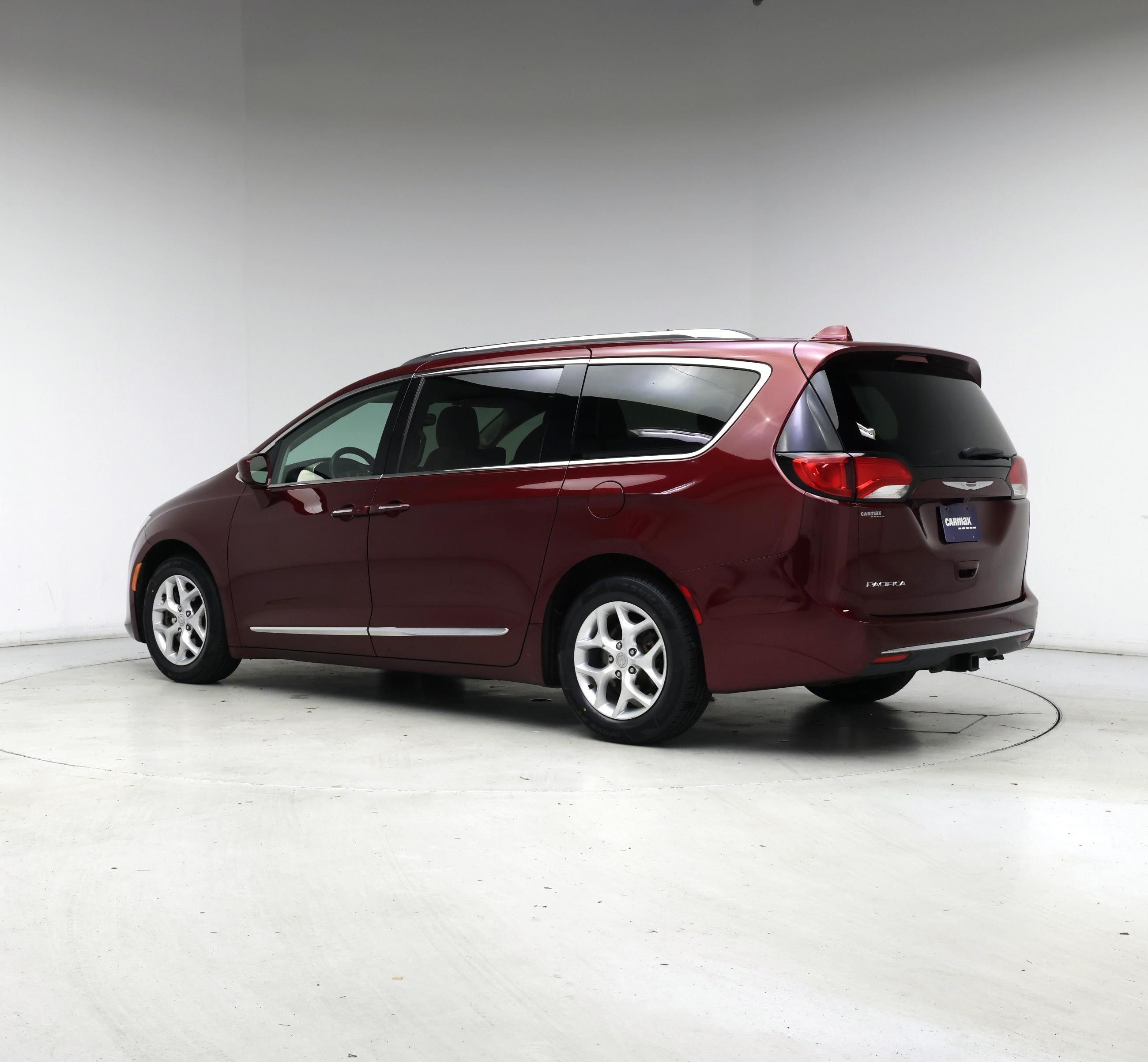 Thumbnail: 2017 Chrysler Pacifica - 2