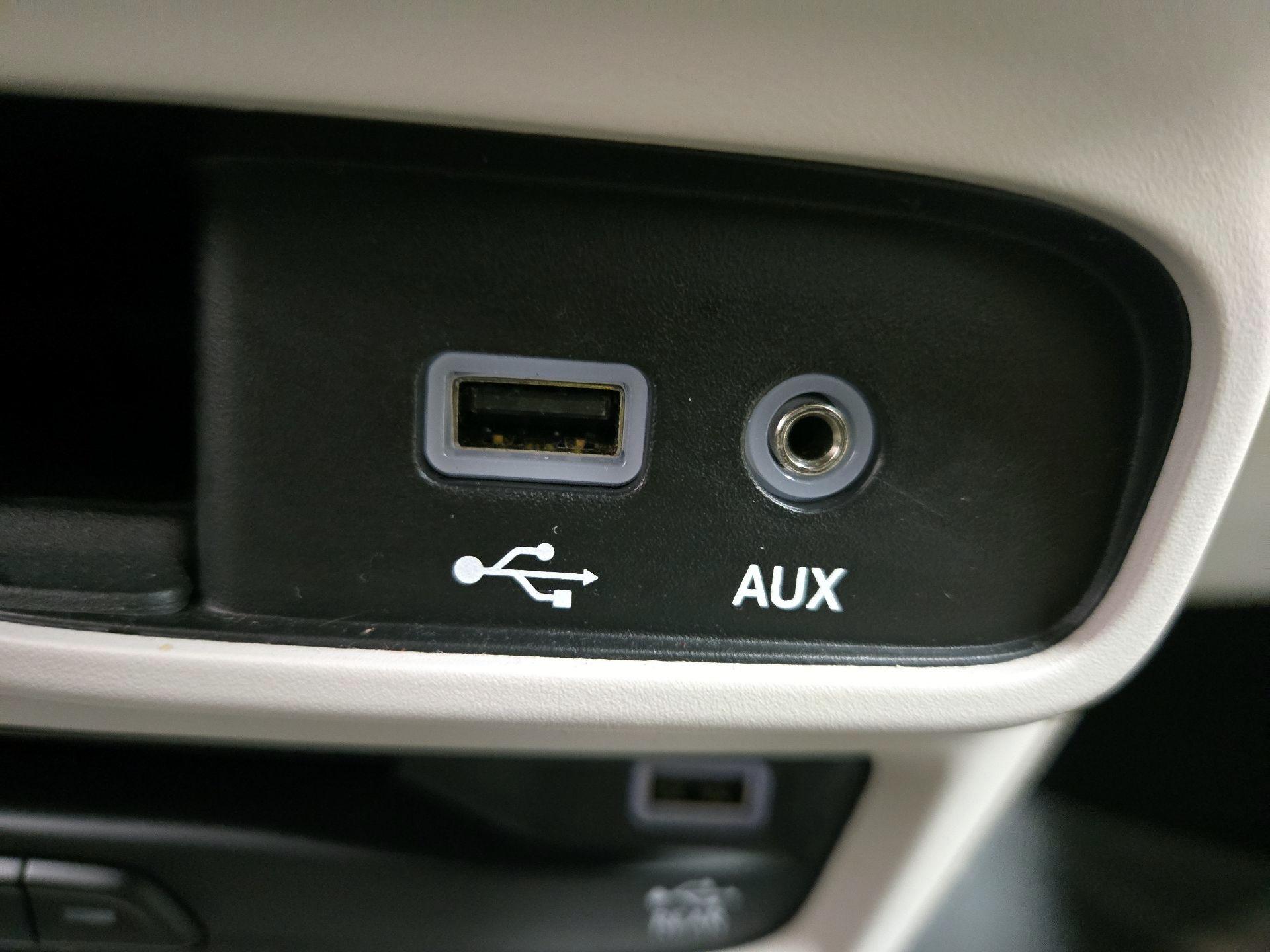 Thumbnail: 2017 Chrysler Pacifica - 19