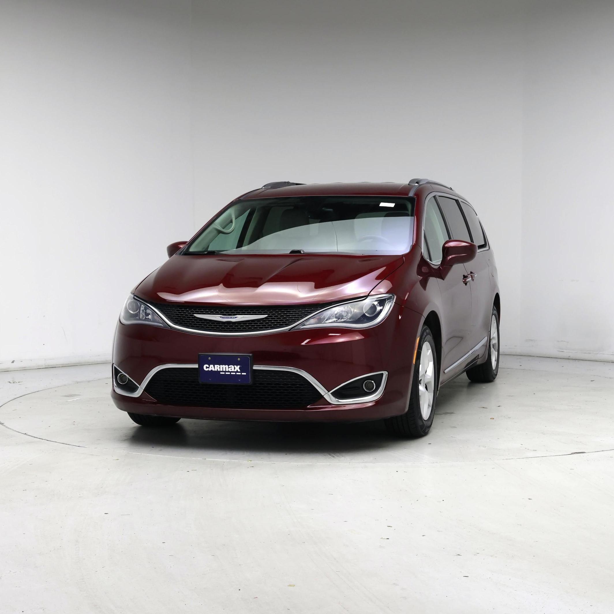 Thumbnail: 2017 Chrysler Pacifica - 4