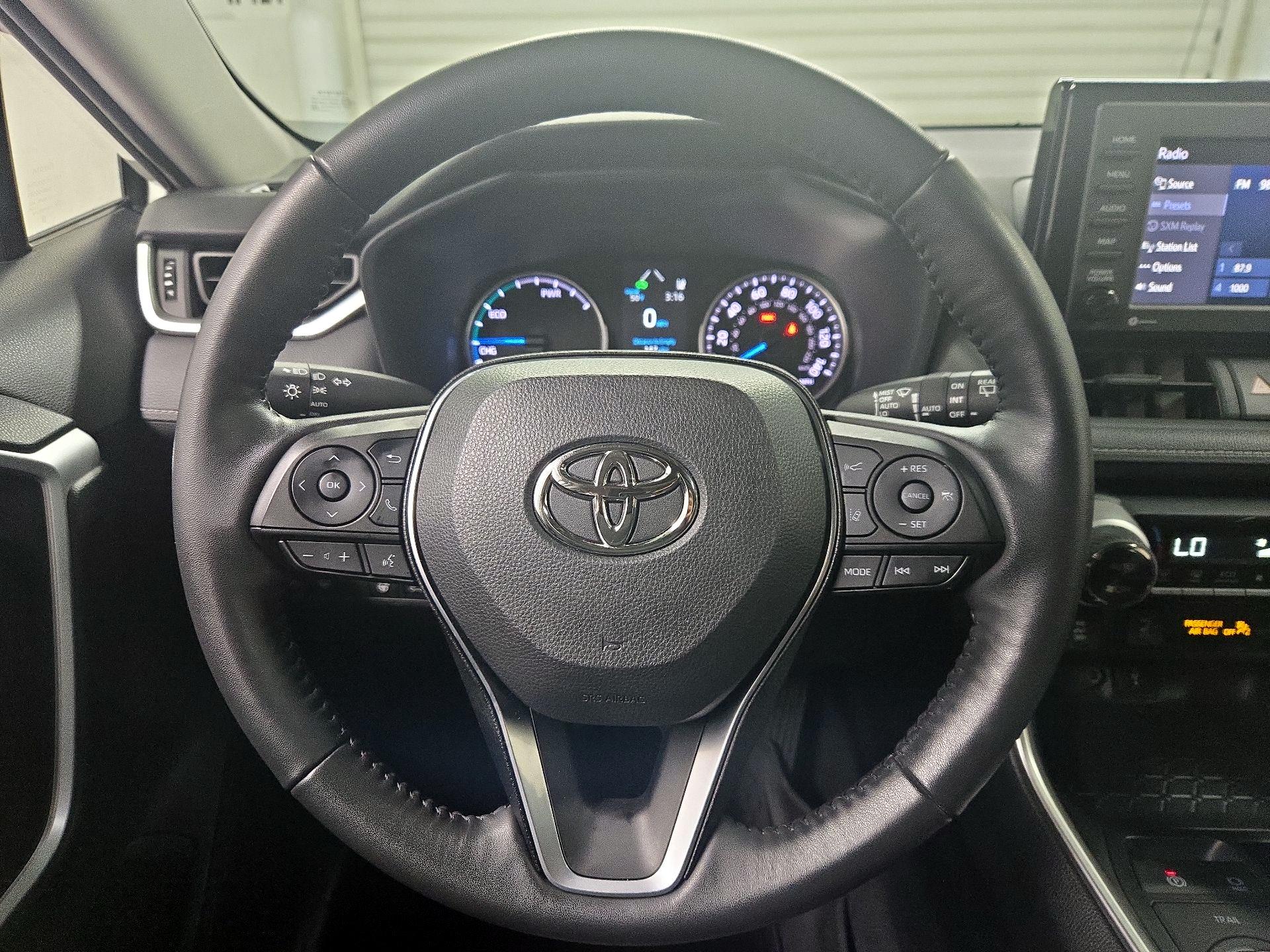 Thumbnail: 2022 Toyota RAV4 - 10