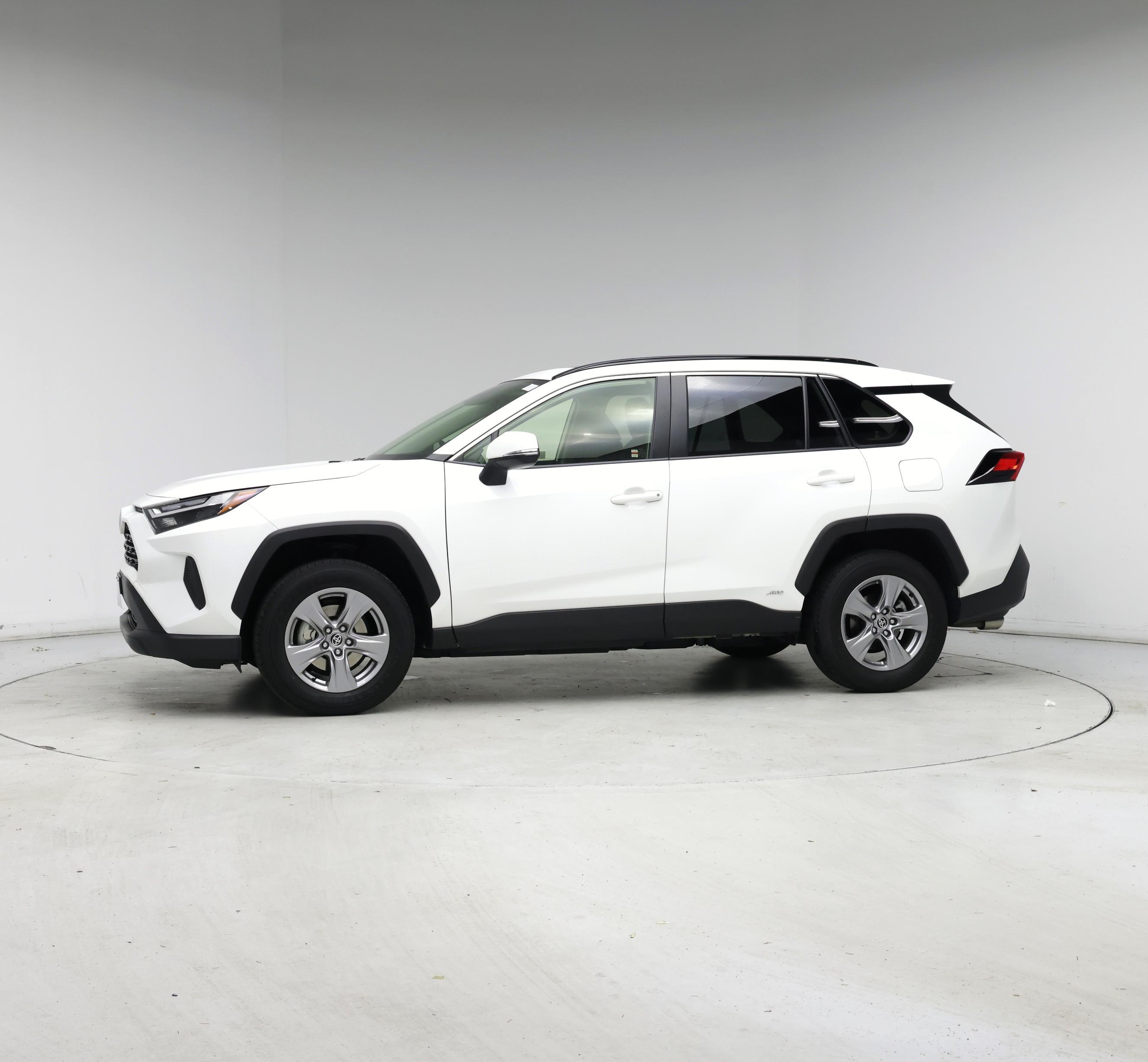 Thumbnail: 2022 Toyota RAV4 - 3