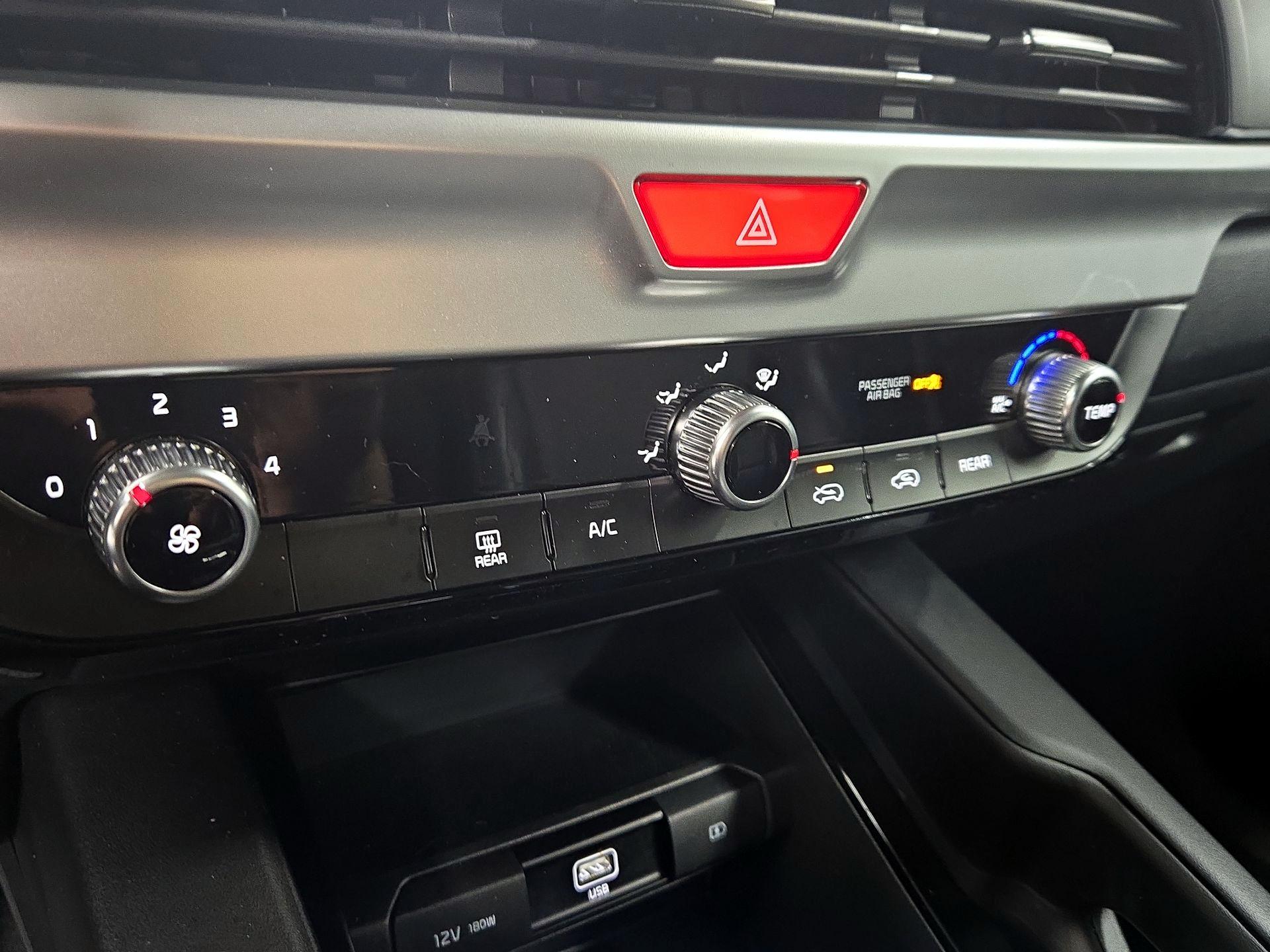 Thumbnail: 2021 Kia Telluride - 16