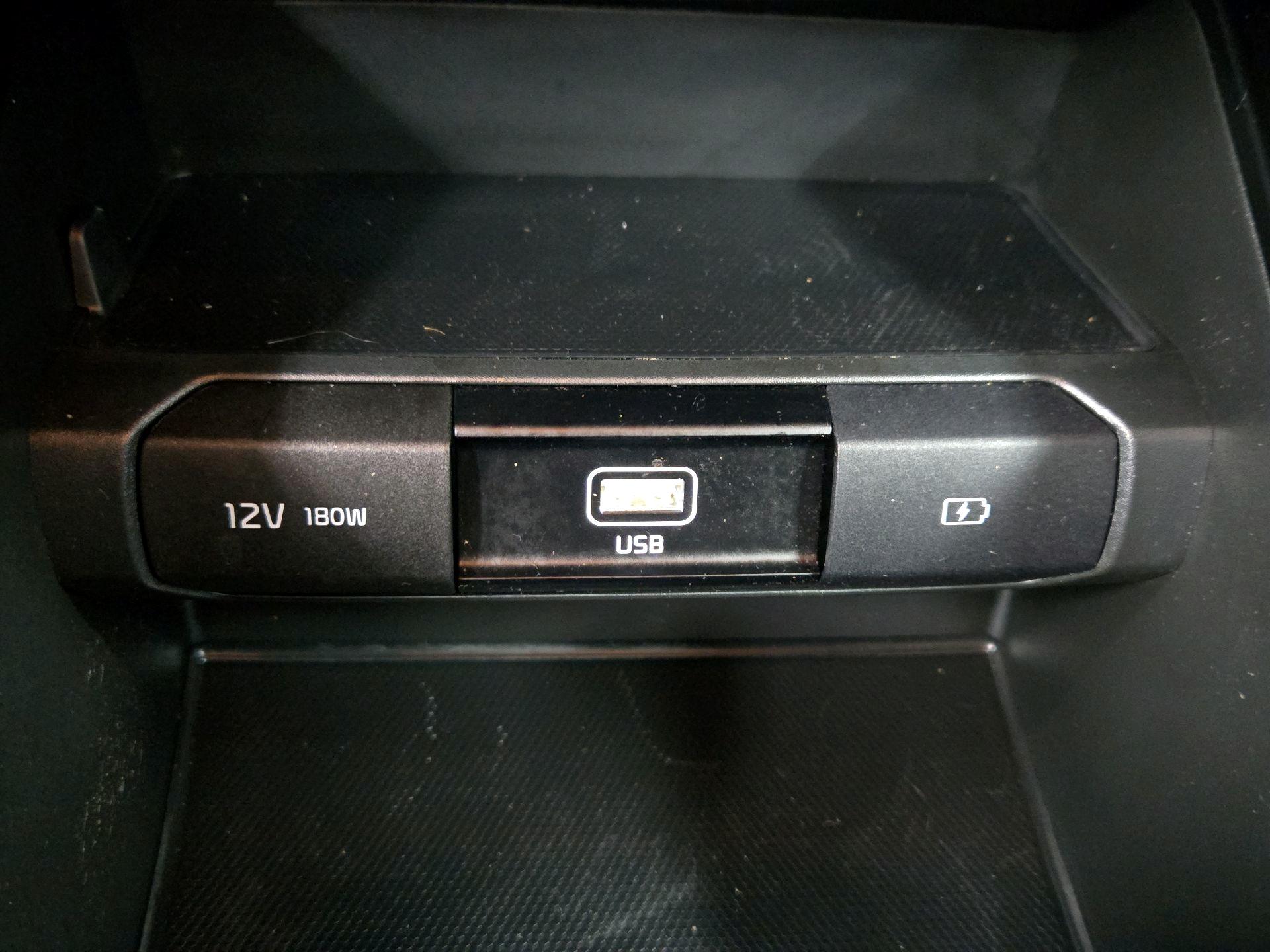 Thumbnail: 2021 Kia Telluride - 18