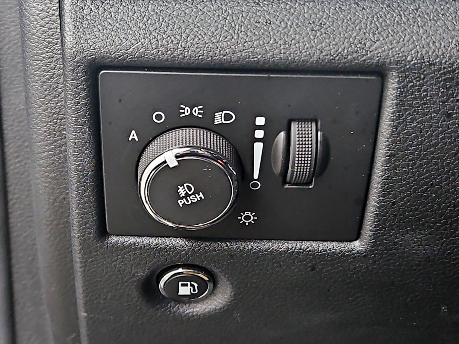 Thumbnail: 2014 Jeep Grand Cherokee - 13