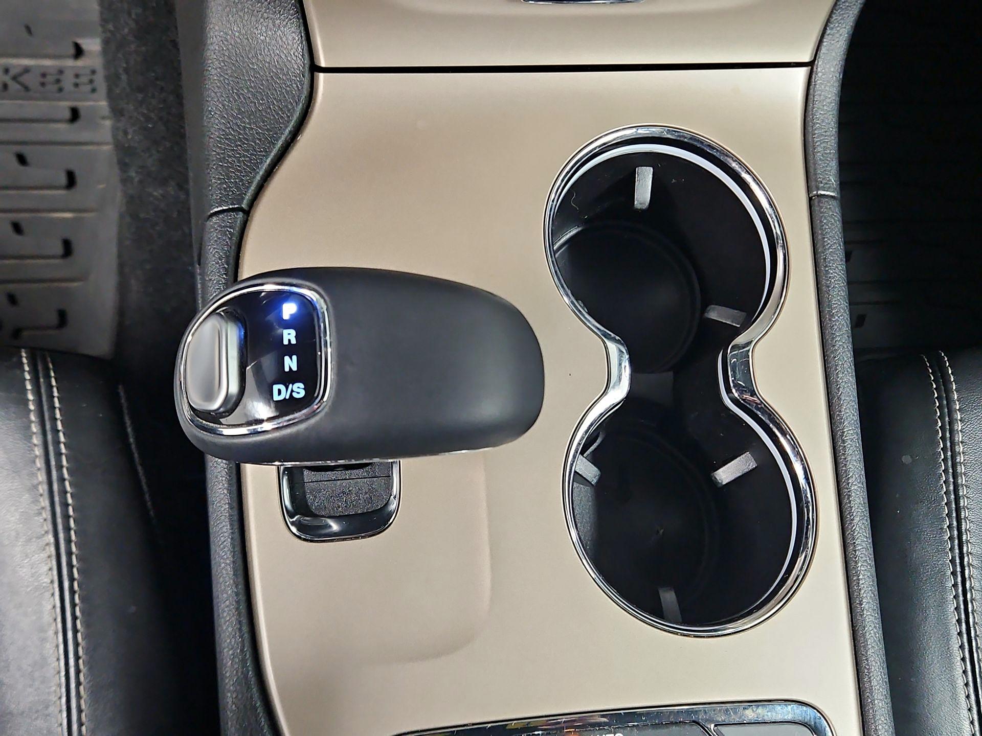 Thumbnail: 2014 Jeep Grand Cherokee - 17