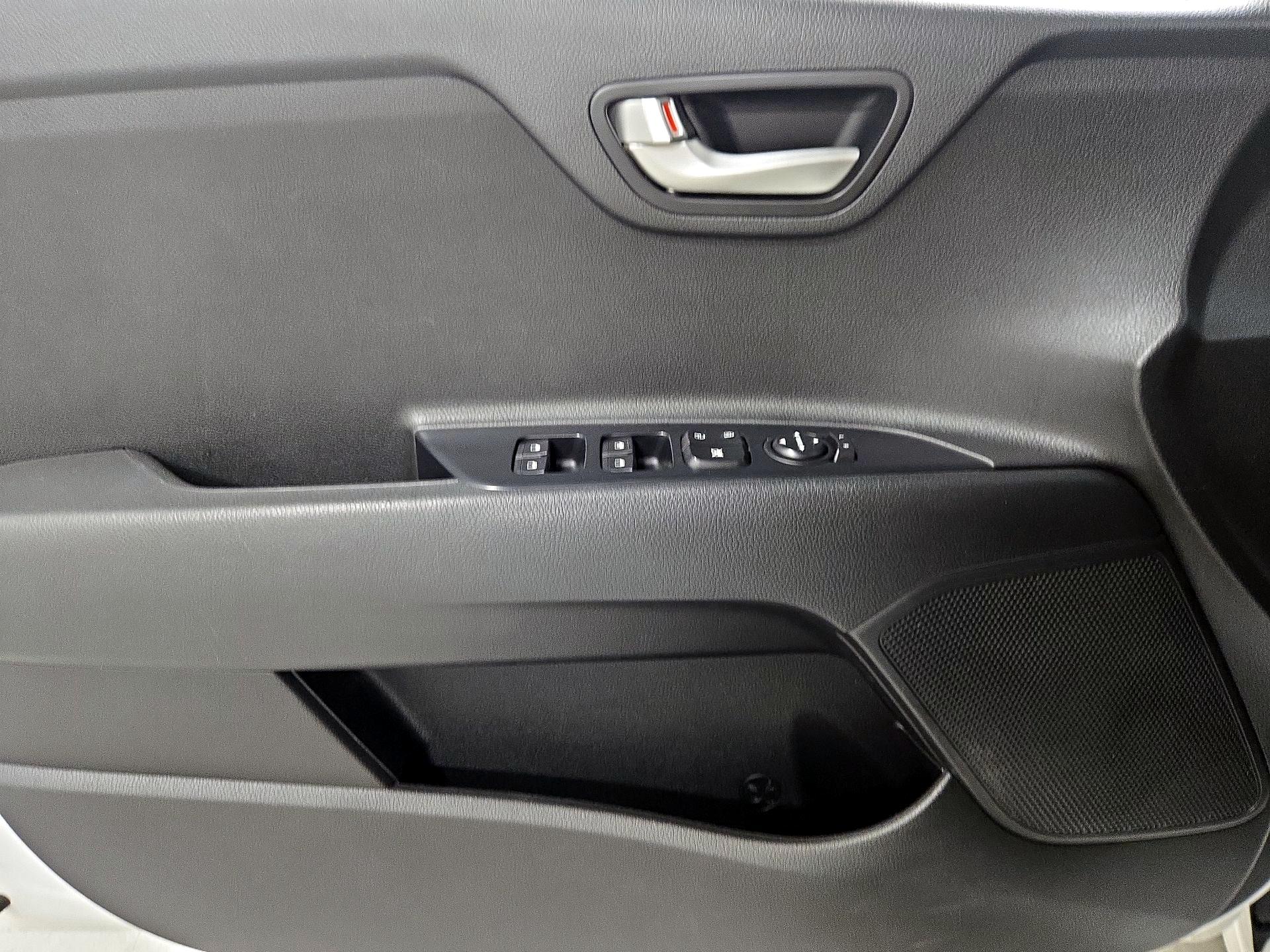 Thumbnail: 2019 Kia Rio - 12