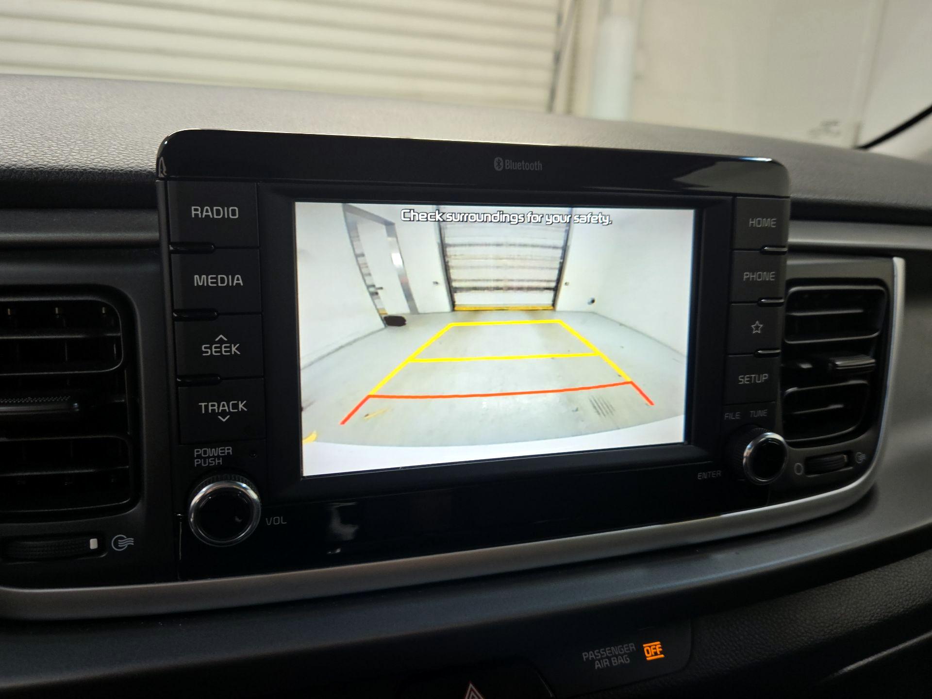 Thumbnail: 2019 Kia Rio - 14