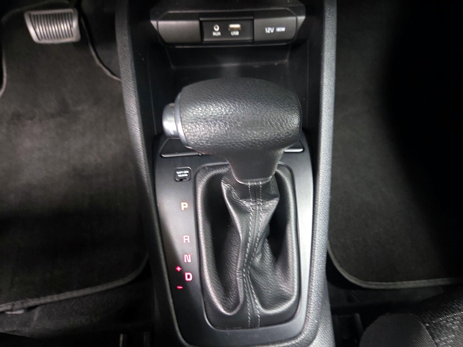 Thumbnail: 2019 Kia Rio - 17