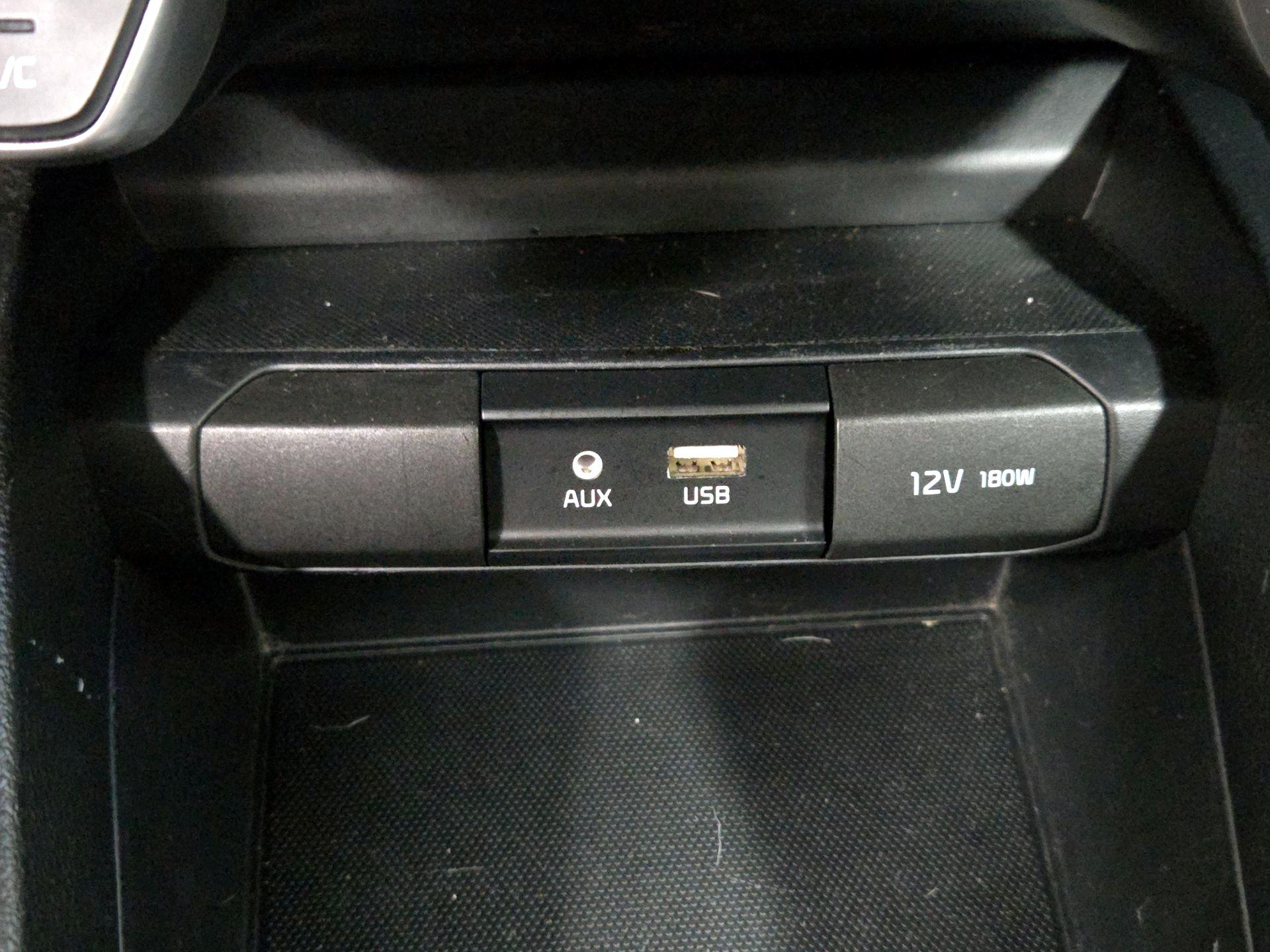 Thumbnail: 2019 Kia Rio - 18