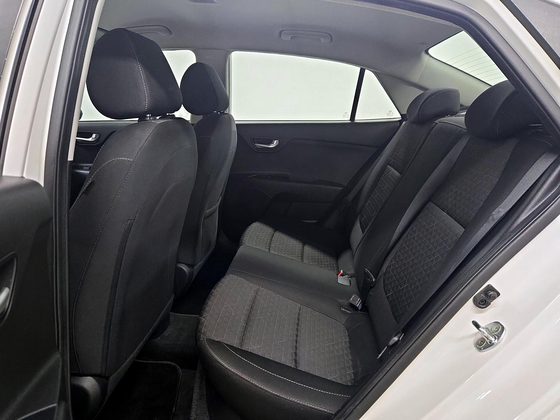 Thumbnail: 2019 Kia Rio - 19