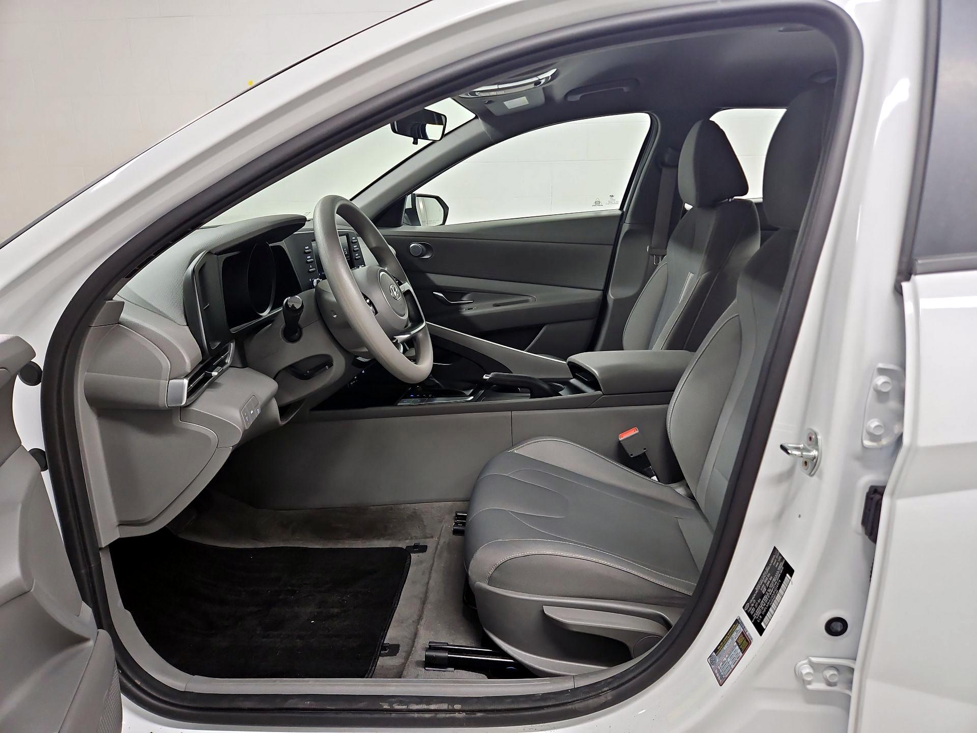 Thumbnail: 2021 Hyundai Elantra - 11